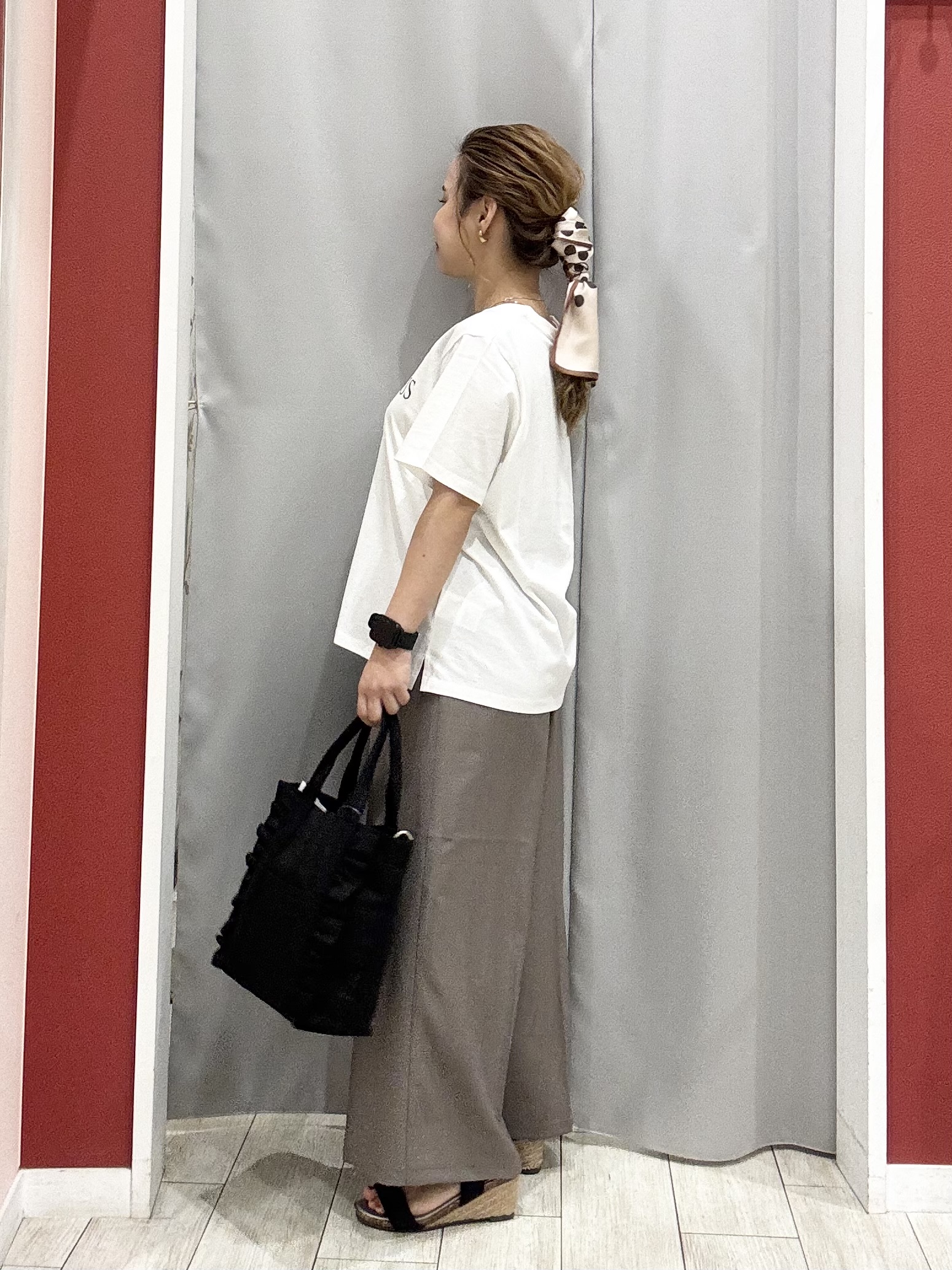 shioさんの「SHOO･LA･RUE｜【綿100%/ひんやり/S-LL/洗濯機可】選べる5柄 大人のベーシックカラープリントTシャツ」を使ったコーディネート