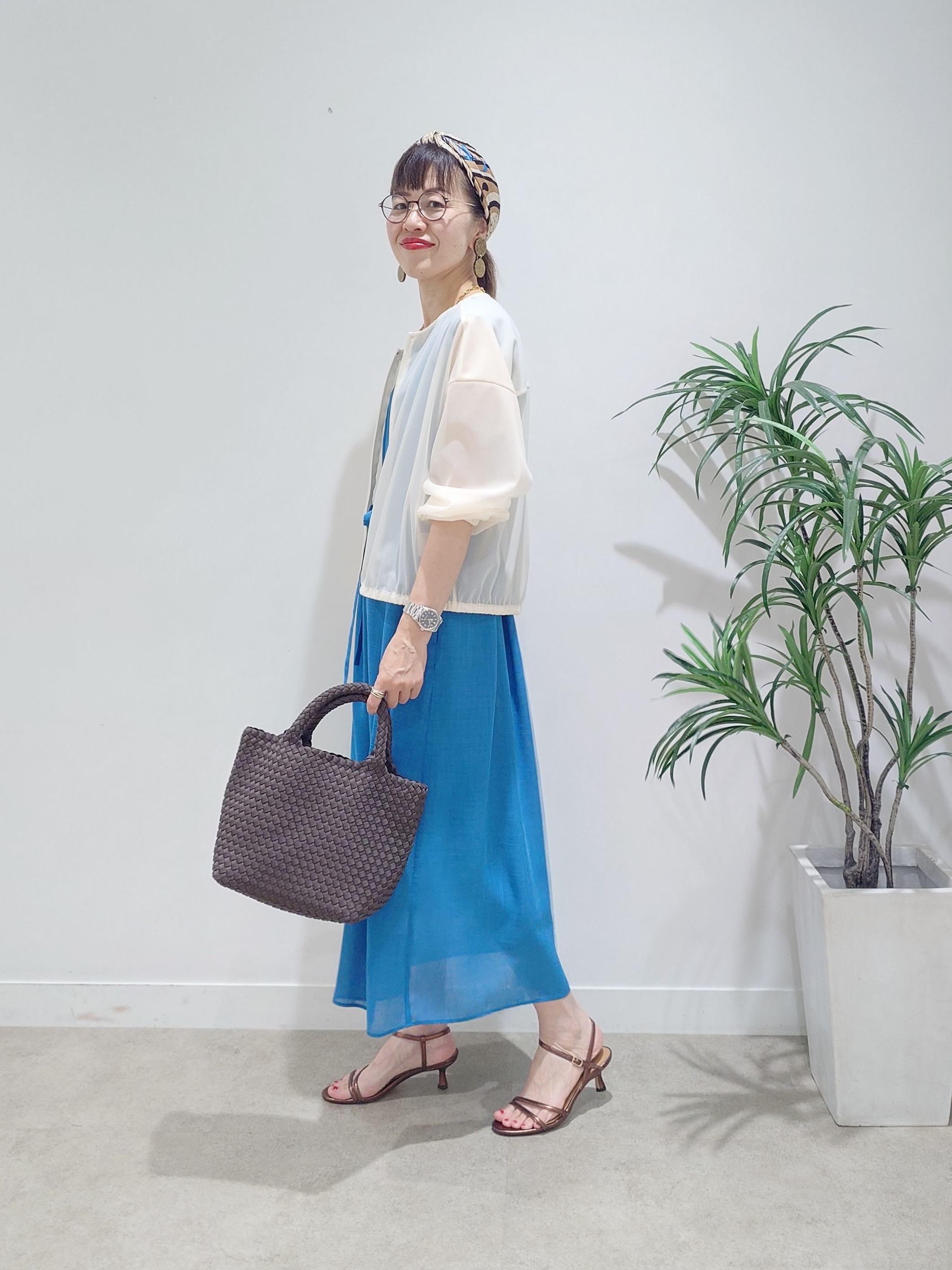 MUTSUKOさんの「UNTITLED｜トリコットシアーブラウス」を使ったコーディネート