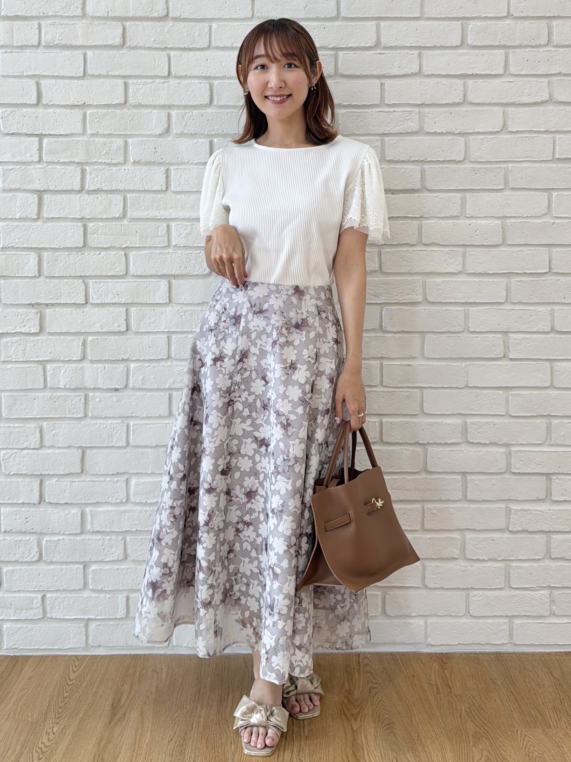 みぃさんの「Couture brooch｜【洗える】袖レース テレコトップス」を使ったコーディネート