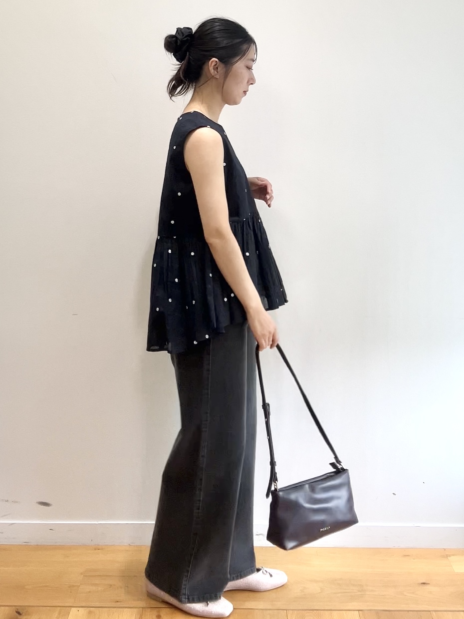 RINAさんの「OPAQUE.CLIP｜ラメドット刺繍ペプラムブラウス【洗える】」を使ったコーディネート