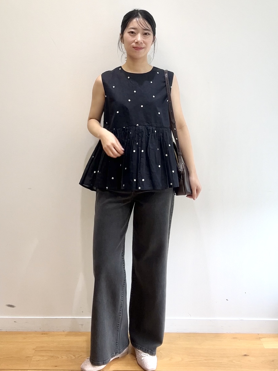 RINAさんの「OPAQUE.CLIP｜ラメドット刺繍ペプラムブラウス【洗える】」を使ったコーディネート