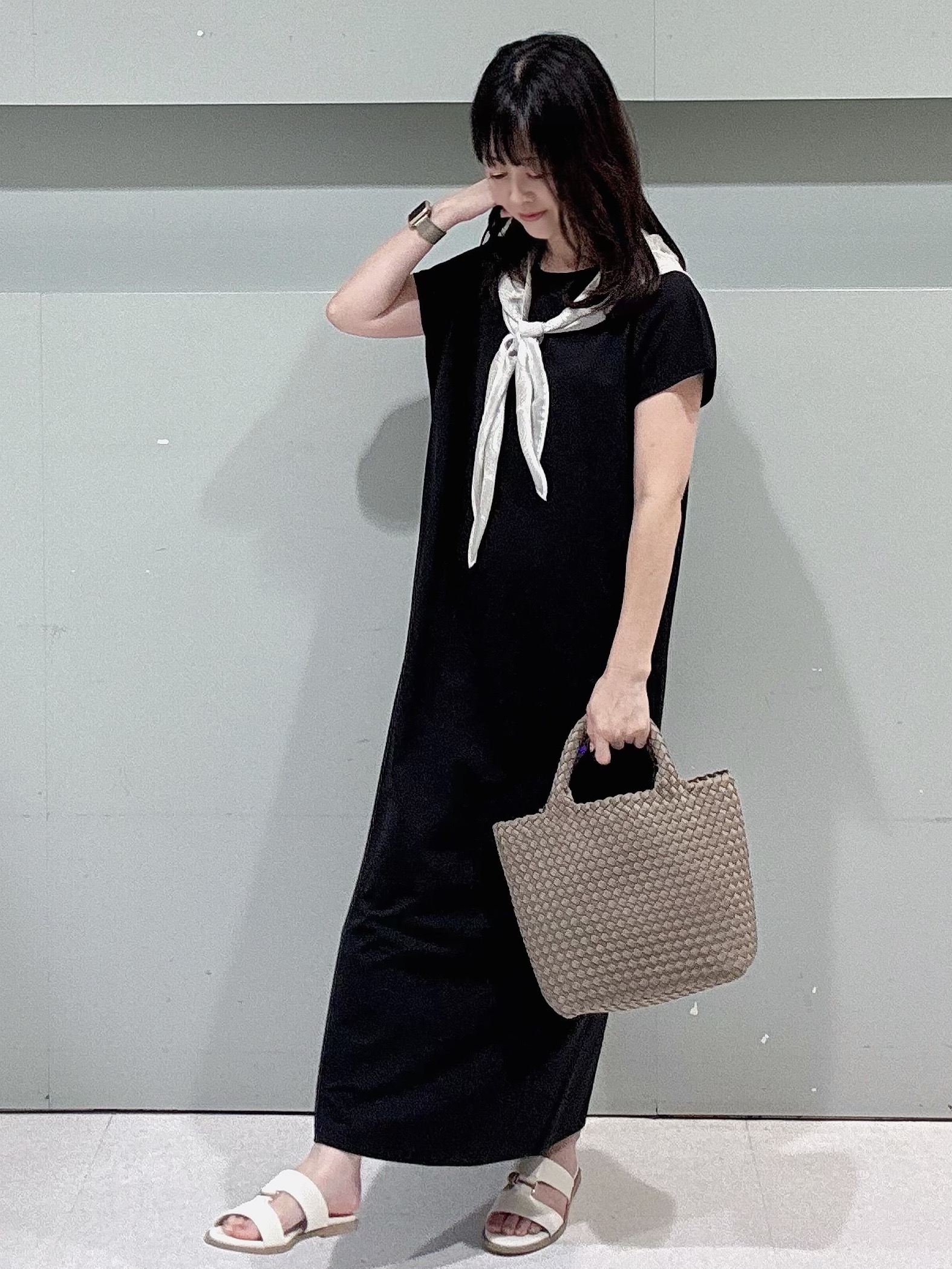 makiさんの「UNTITLED｜【接触冷感】ペイズリーモチーフ・トライアングルスカーフ」を使ったコーディネート