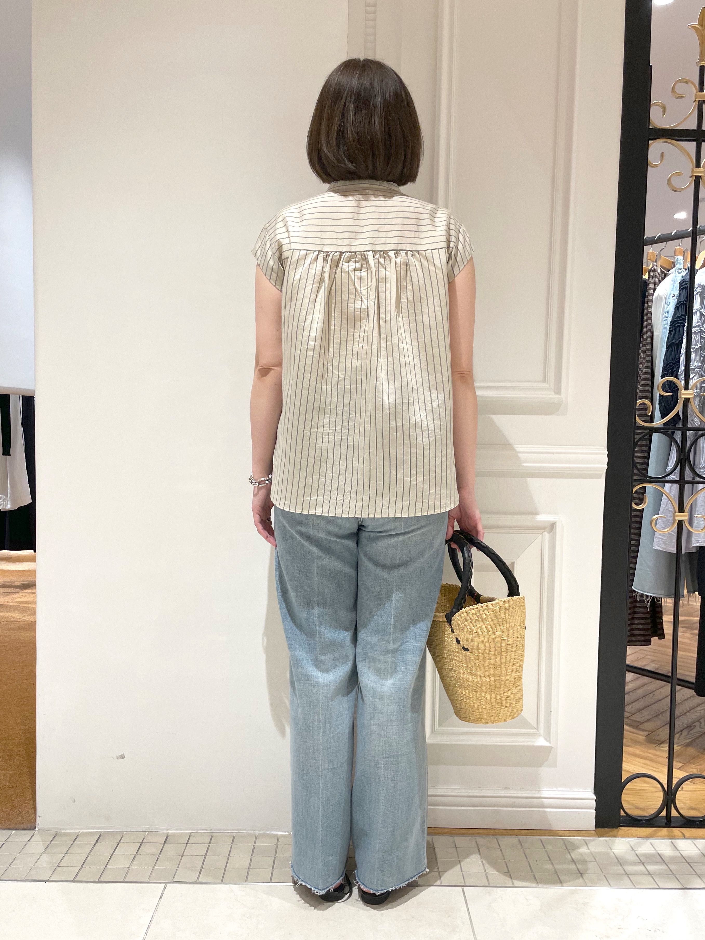 makiさんの「DRESSTERIOR｜ストライプフレンチスリーブフリルブラウス」を使ったコーディネート