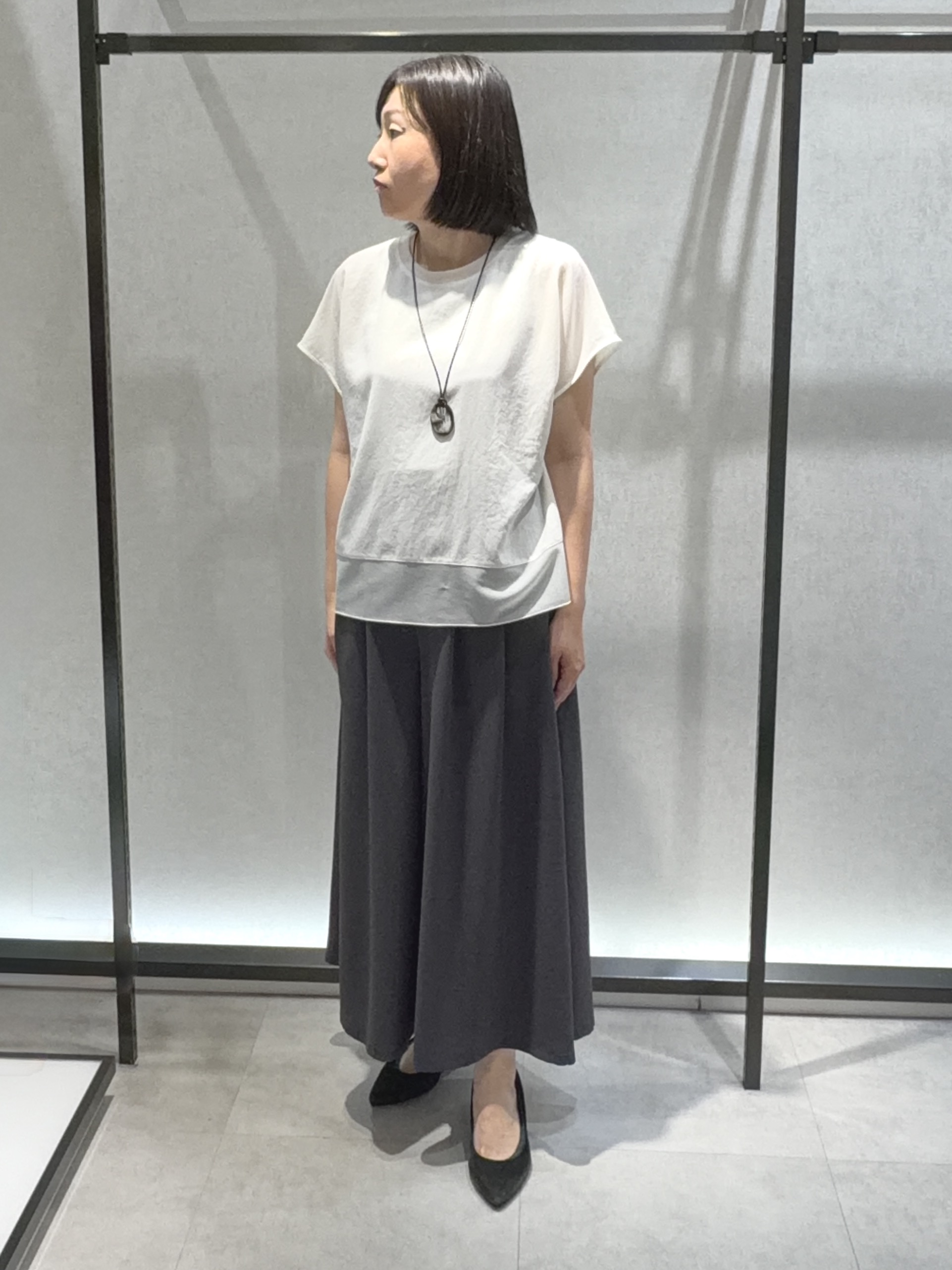 わたなべさんの「UNTITLED｜【重ね着でおしゃれ見え】裾シアードッキングプルオーバー」を使ったコーディネート