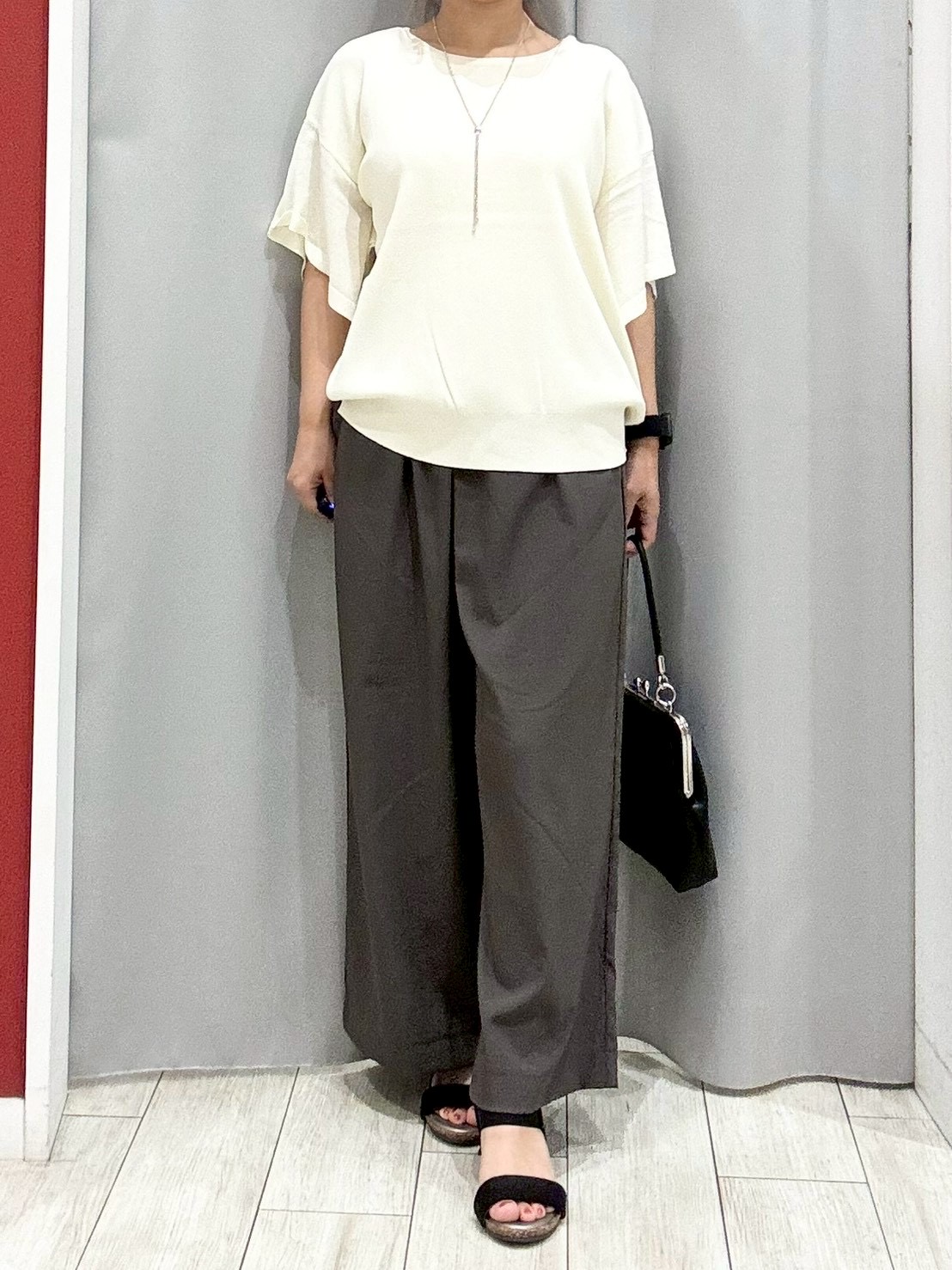 shioさんの「SHOO･LA･RUE｜【S-LL/ひんやり/洗濯機可】インせず着られる ひらり袖ニット」を使ったコーディネート