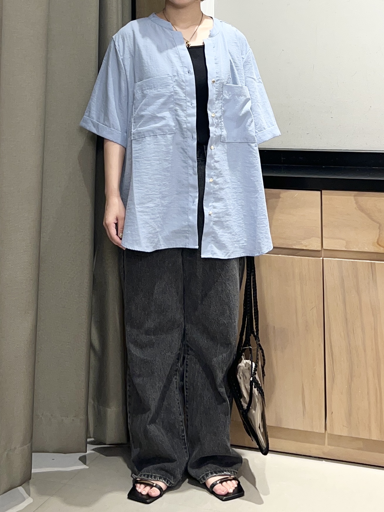 かのさんの「THE SHOP TK｜【M-XL/さりげなく二の腕カバー】5分袖Wポケットシャツ」を使ったコーディネート