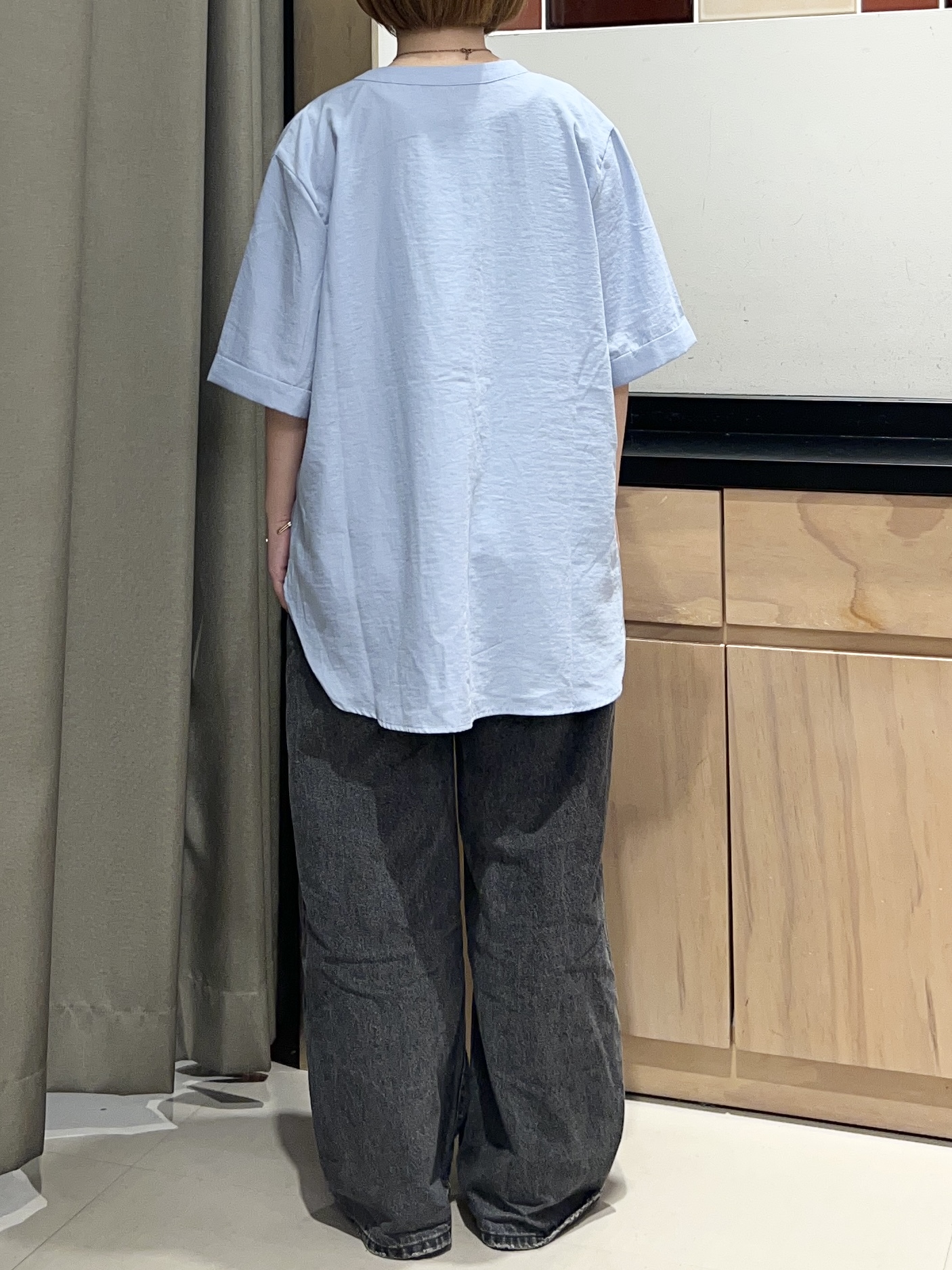 かのさんの「THE SHOP TK｜【M-XL/さりげなく二の腕カバー】5分袖Wポケットシャツ」を使ったコーディネート