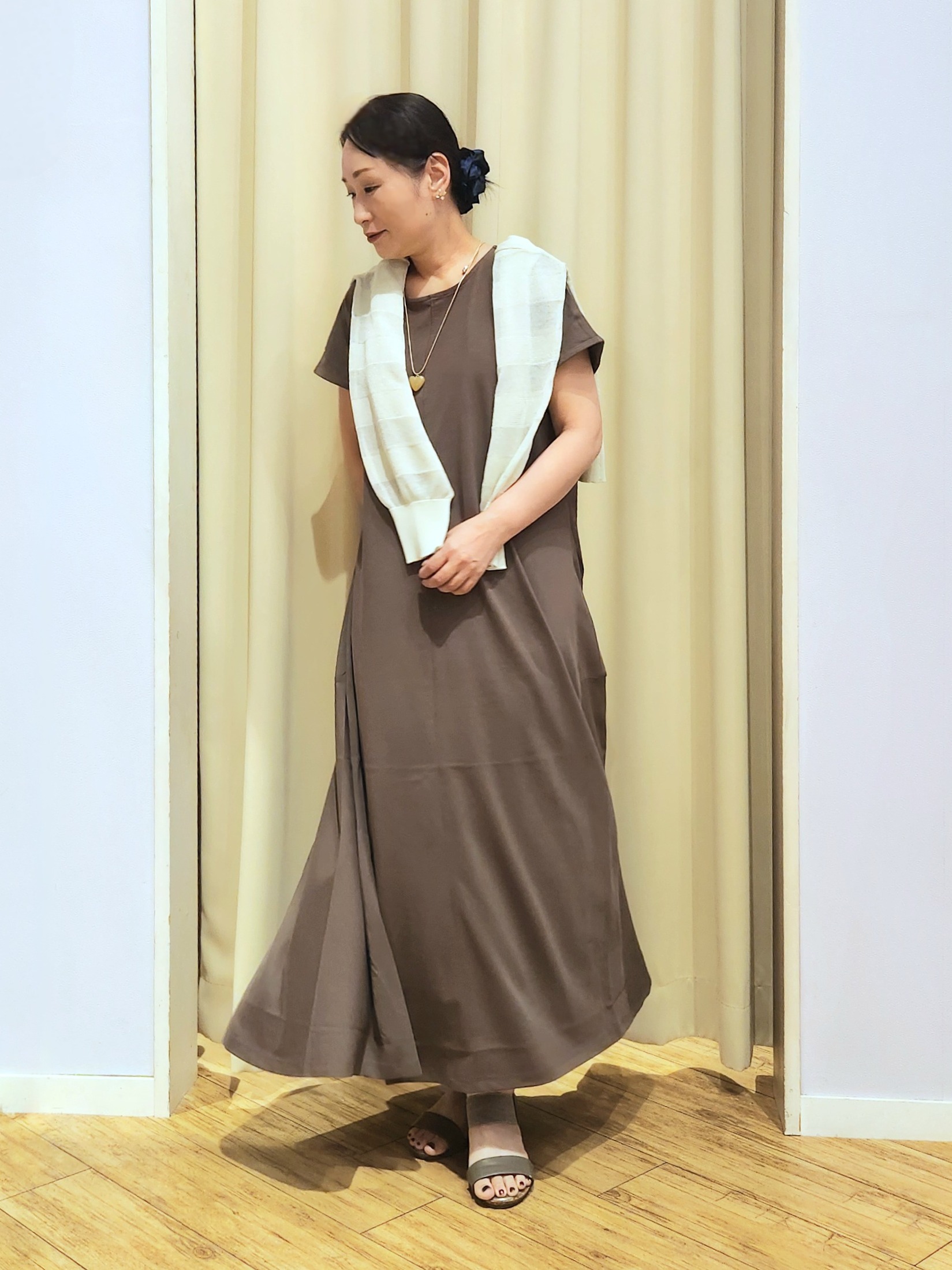 くまさんの「SHOO･LA･RUE｜【洗濯機可/S-LL】涼し気な透け感 日差し冷房対策に シアーボーダーカーディガン」を使ったコーディネート