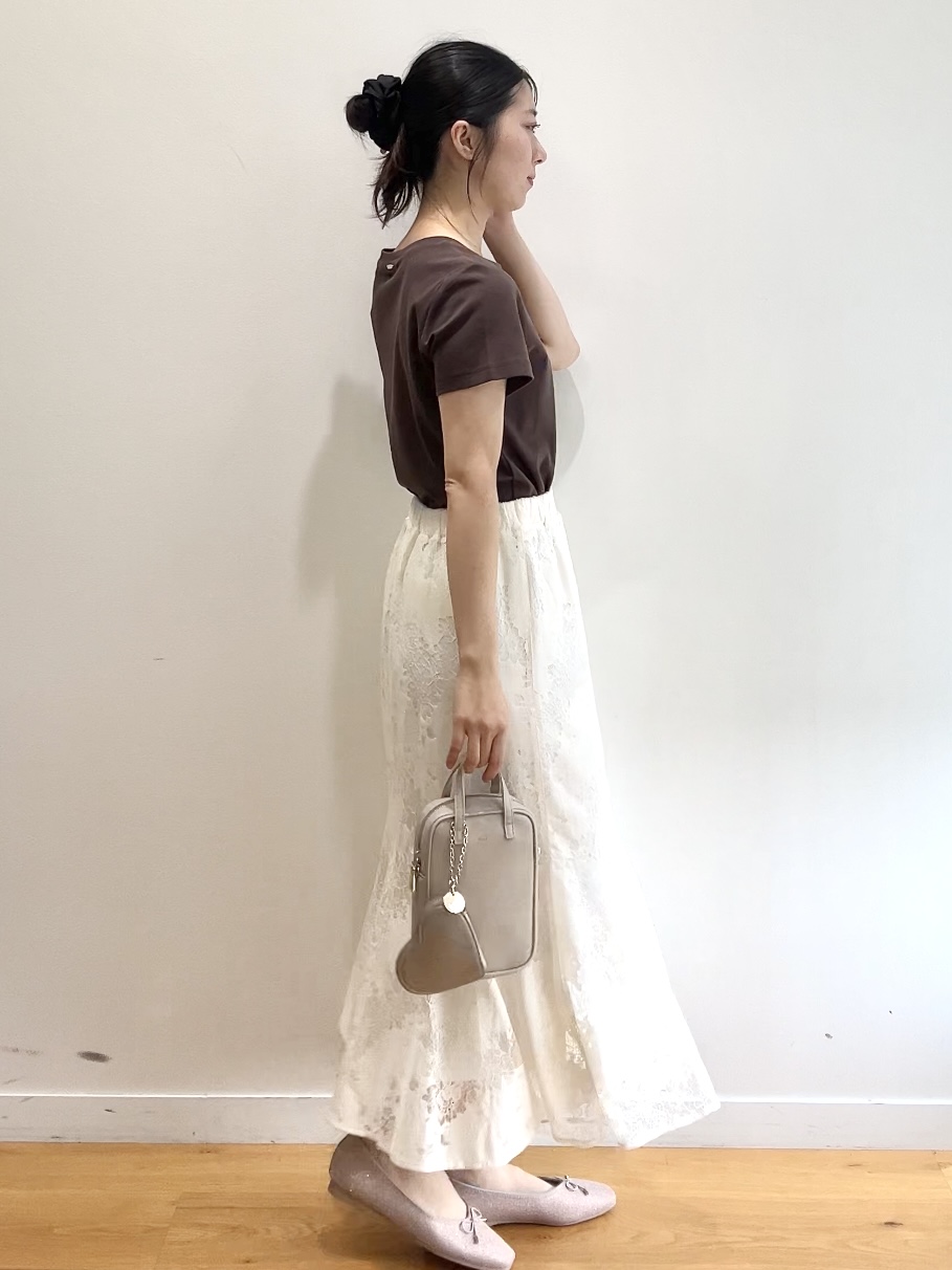 RINAさんの「index｜【接触冷感】エンブレムロゴ刺繍Tシャツ《UVケア／洗濯機OK》」を使ったコーディネート