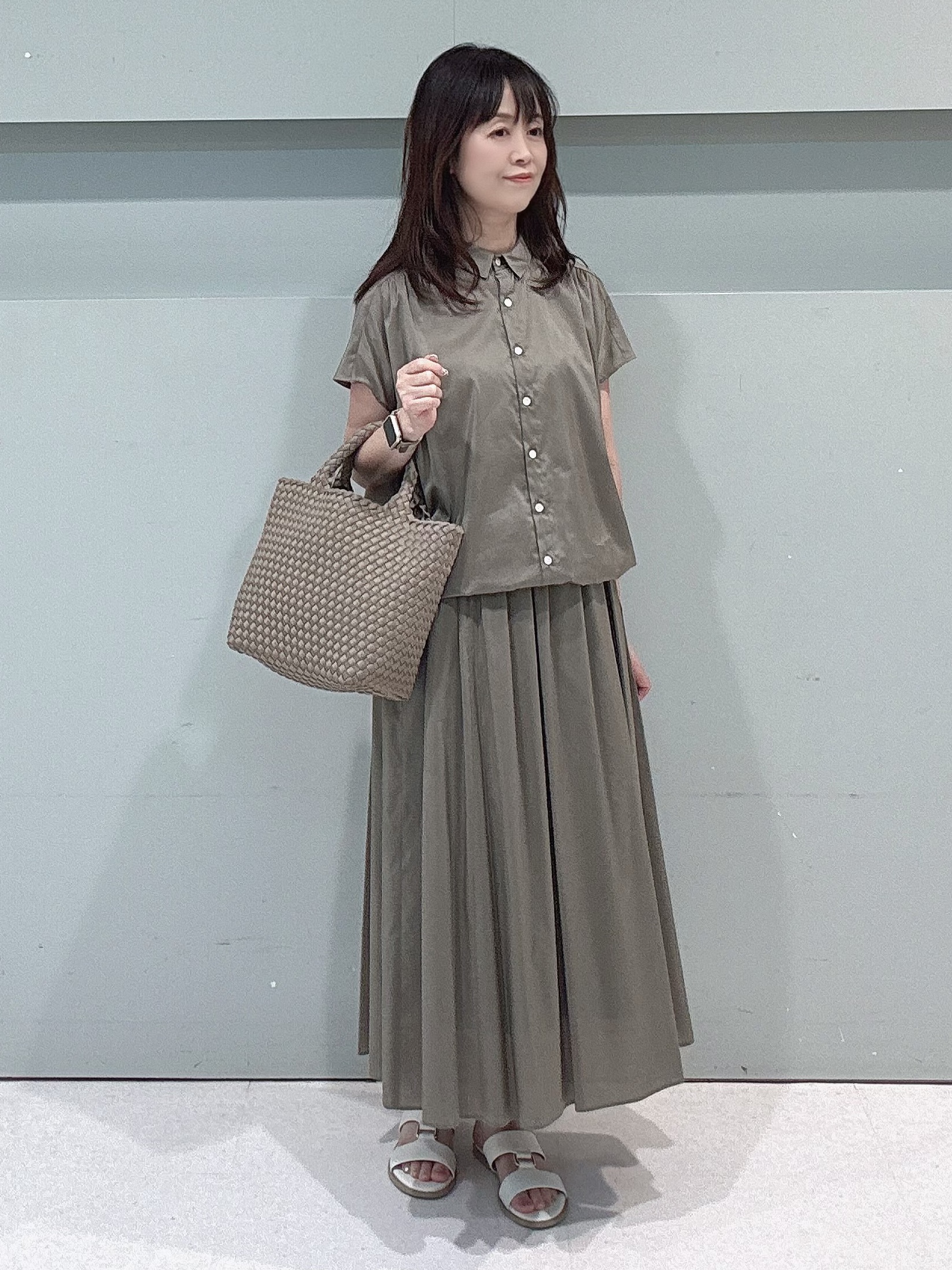 makiさんの「UNTITLED｜【セットアップ可/軽量/清涼感】ローンギャザーブラウス」を使ったコーディネート
