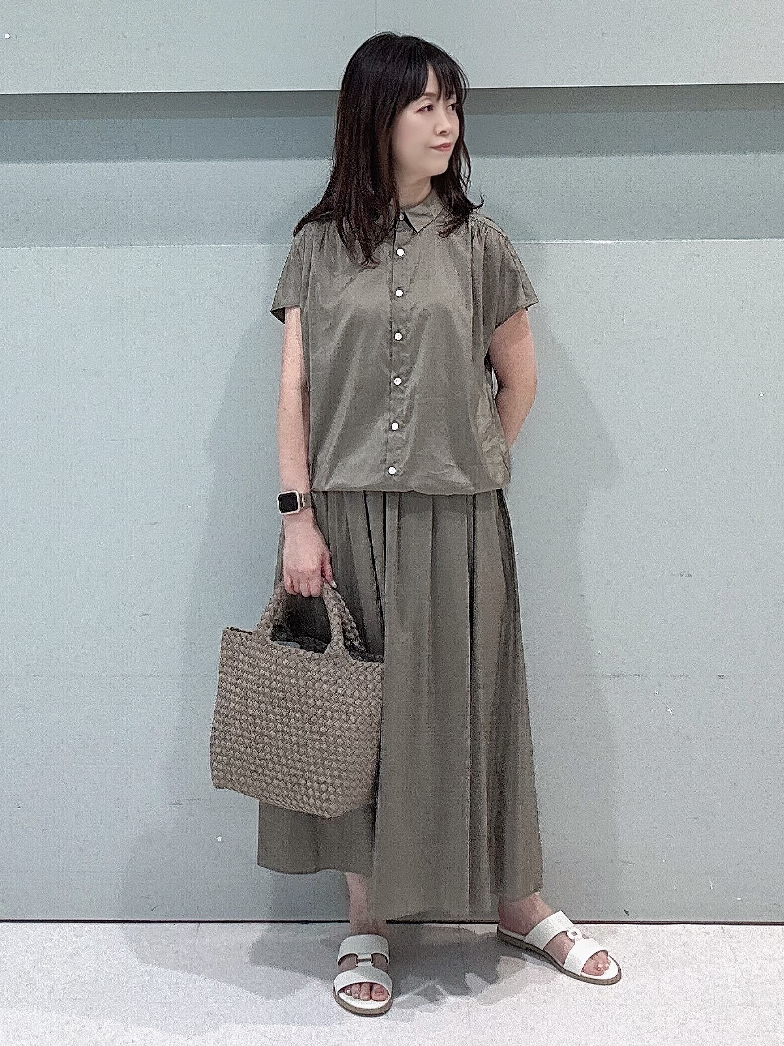 makiさんの「UNTITLED｜【セットアップ可/軽量/清涼感】ローンギャザーブラウス」を使ったコーディネート