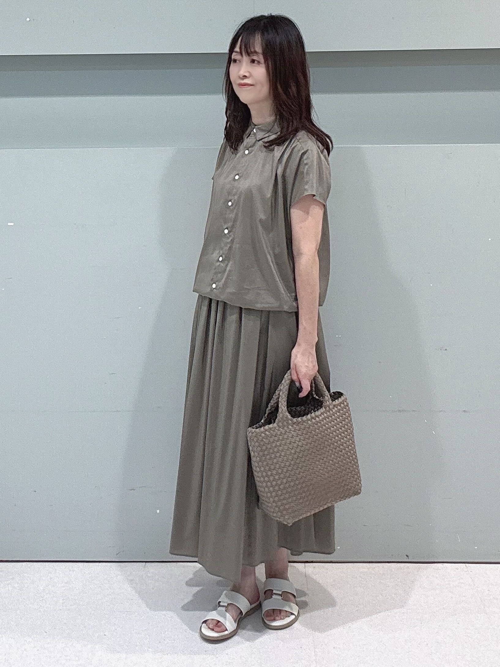 makiさんの「UNTITLED｜【セットアップ可/軽量/清涼感】ローンギャザーブラウス」を使ったコーディネート