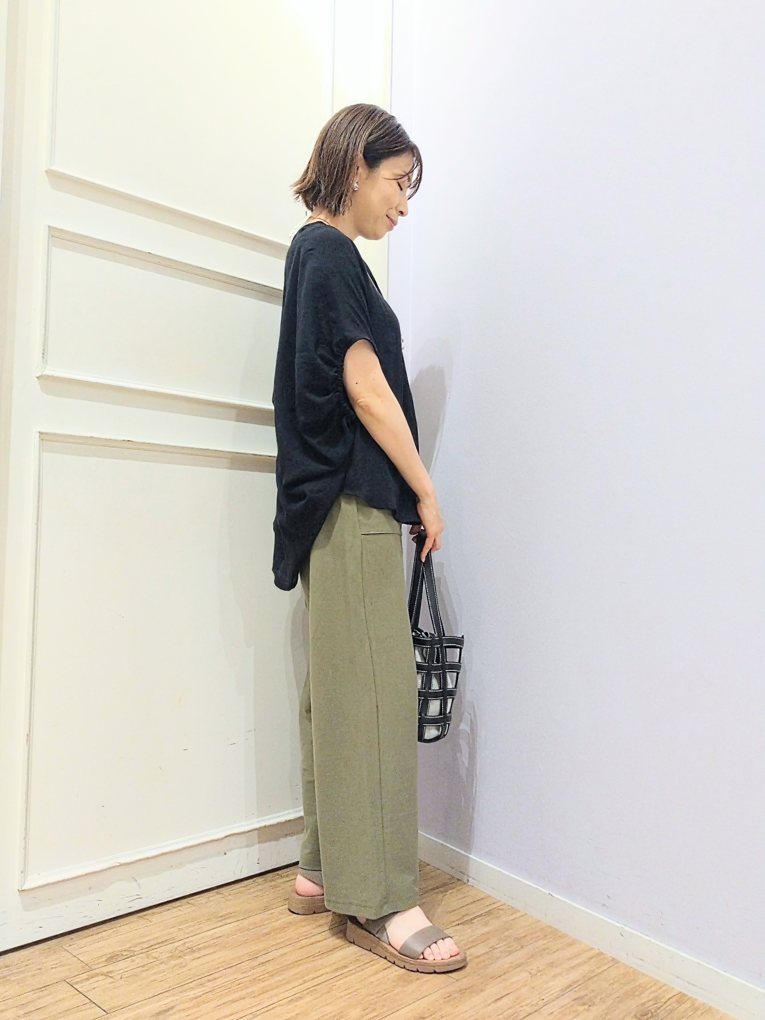 miomioさんの「SHOO･LA･RUE｜【体型カバー】バルーン風ゆるシャツブラウス」を使ったコーディネート