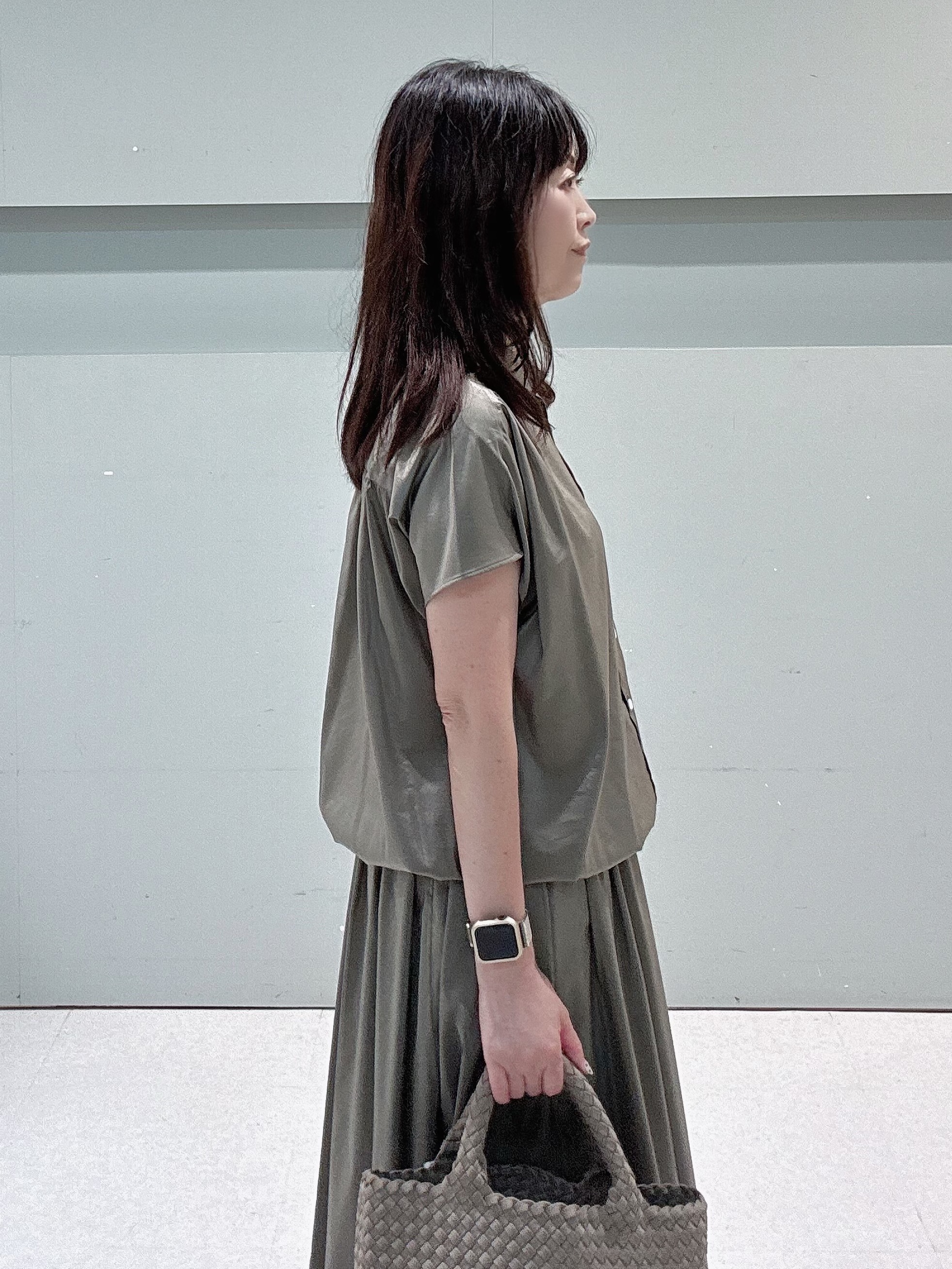 makiさんの「UNTITLED｜【セットアップ可/軽量/清涼感】ローンギャザーブラウス」を使ったコーディネート