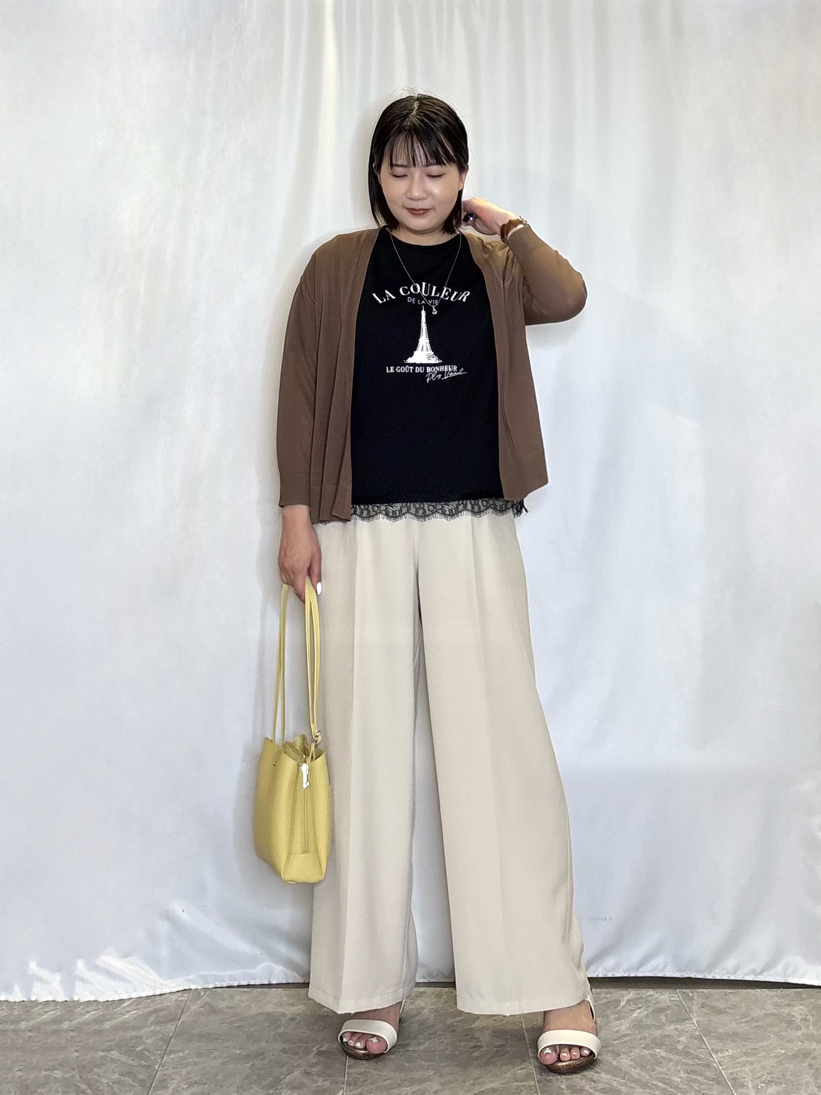 ネリさんの「SHOO･LA･RUE｜【ひんやり/洗濯機可/S-LL】オンにもオフにも マルチに使えるボタンレスカーディガン」を使ったコーディネート