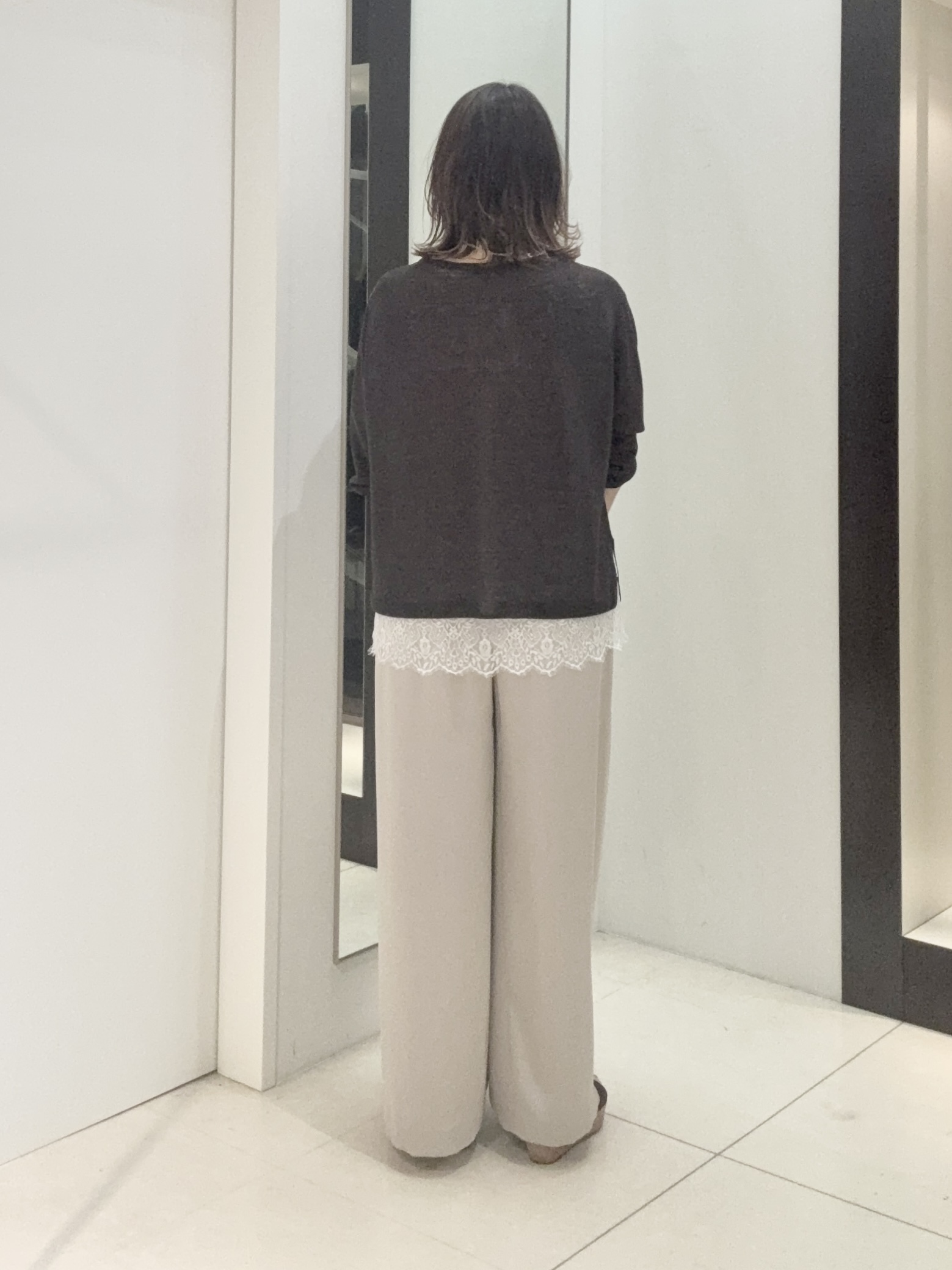 tomoさんの「UNTITLED｜【ゆったり/リラクシー】リネンボートネックプルオーバー」を使ったコーディネート
