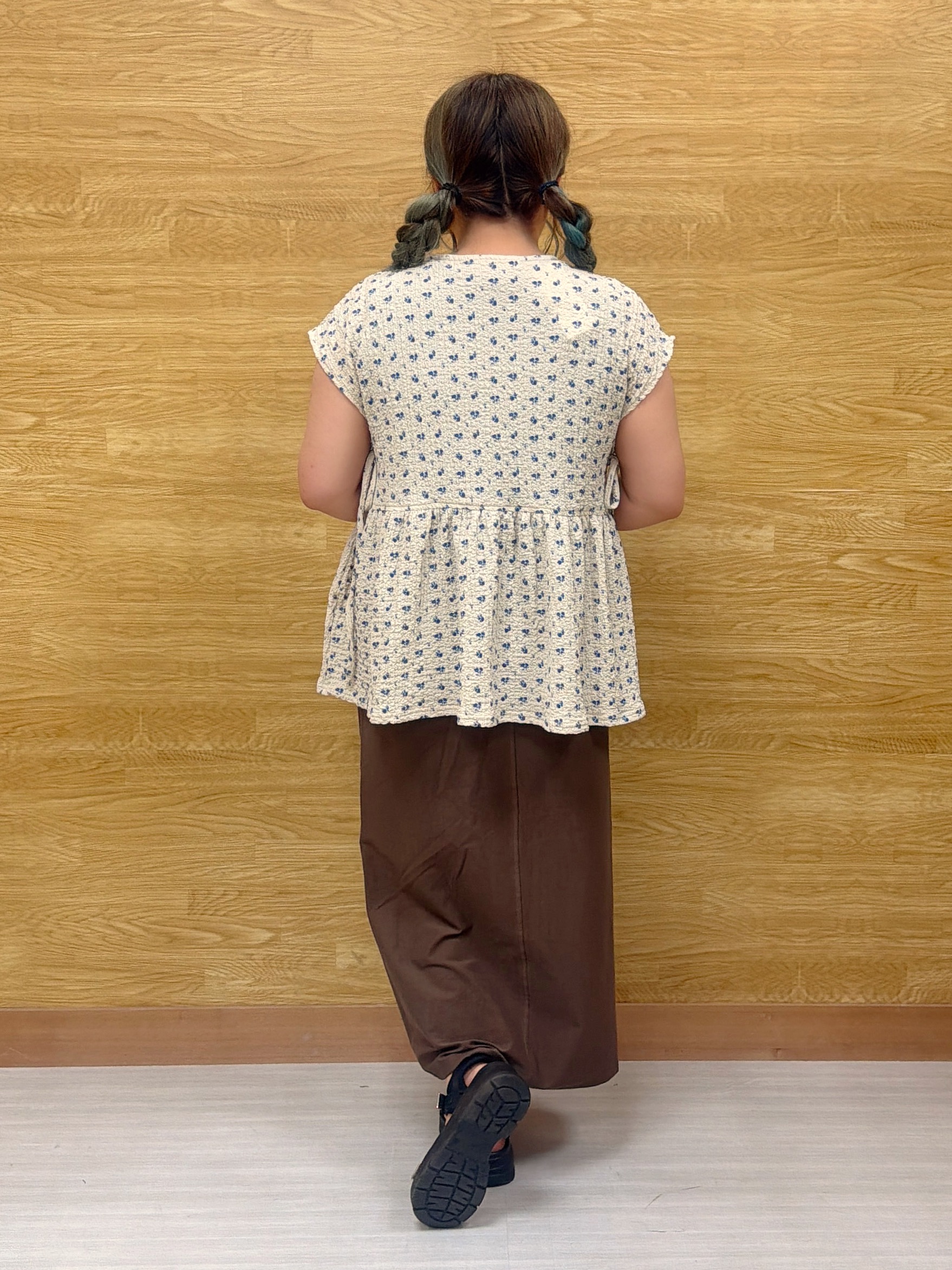 ぁむさんの「SHOO･LA･RUE｜【S-LL/洗濯機可】サイドリボン付き ポコポコペプラムトップス」を使ったコーディネート