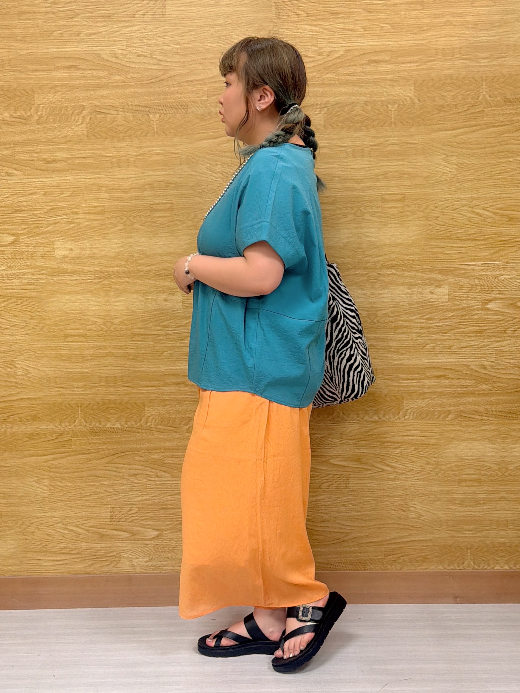 ぁむさんの「SHOO･LA･RUE｜【洗濯機可/セットアップ可】軽凛(かろりん) シンプル上品 ひんやり切替コクーントップス」を使ったコーディネート