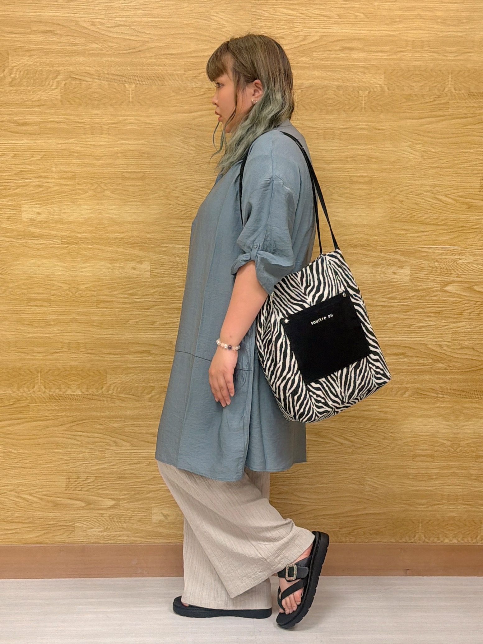 ぁむさんの「SHOO･LA･RUE｜【ひんやり/S-LL/洗濯後しわになりにくい】体型カバーにも ゆるっとリラックスチュニック」を使ったコーディネート