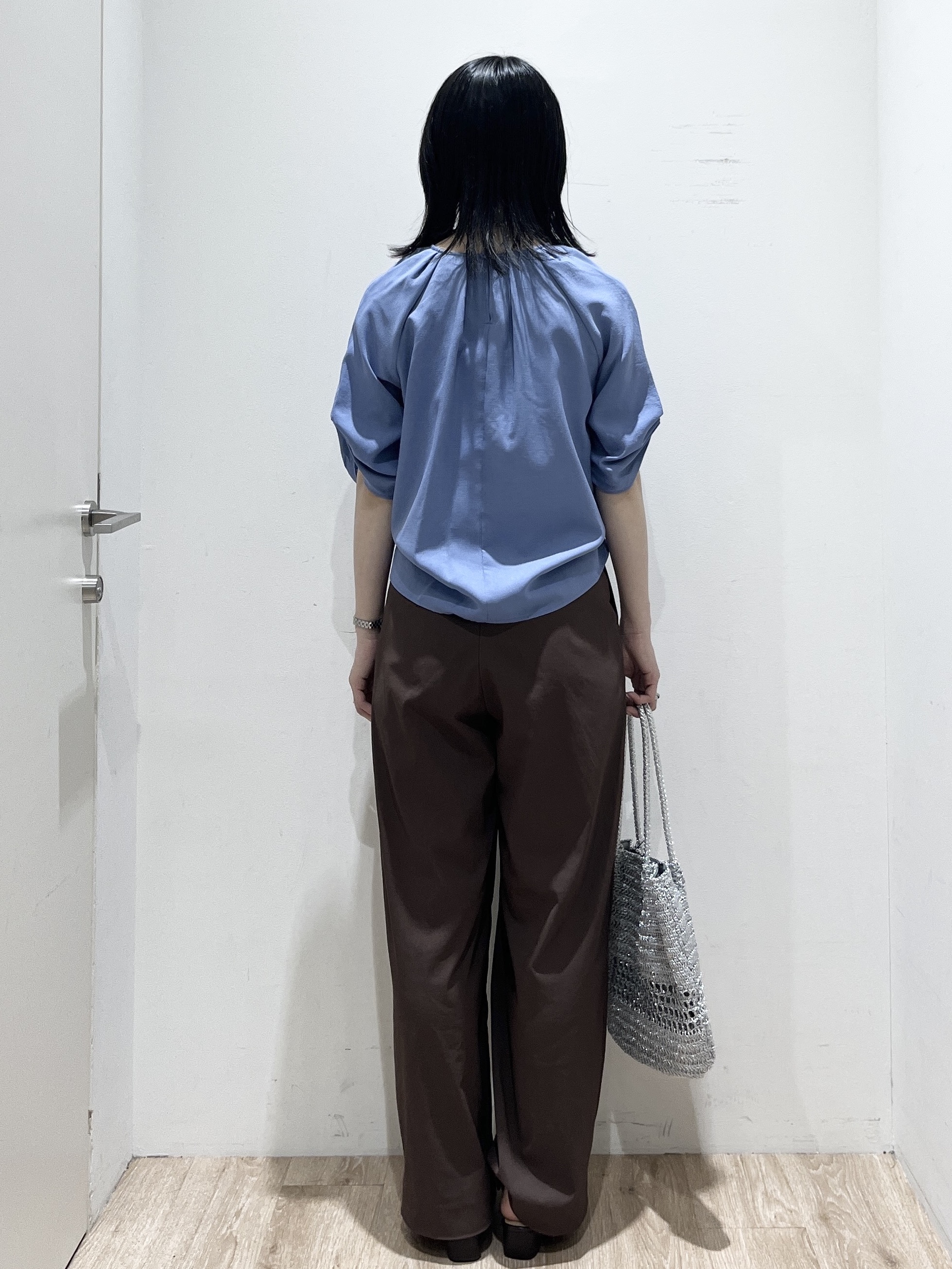 momokoさんの「OPAQUE.CLIP｜【接触冷感／吸水速乾】リネンライク タックスリーブブラウス《セットアップ対応／洗濯機OK》」を使ったコーディネート