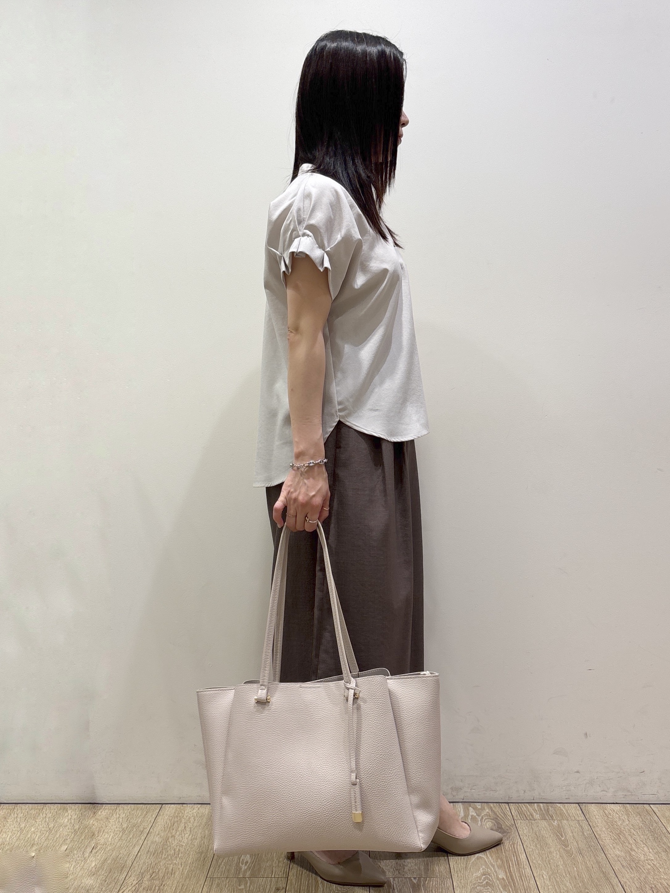 mameさんの「index｜【接触冷感／吸水速乾】タックスキッパーブラウス《防シワ／イージーアイロン／洗濯機OK／9col》」を使ったコーディネート