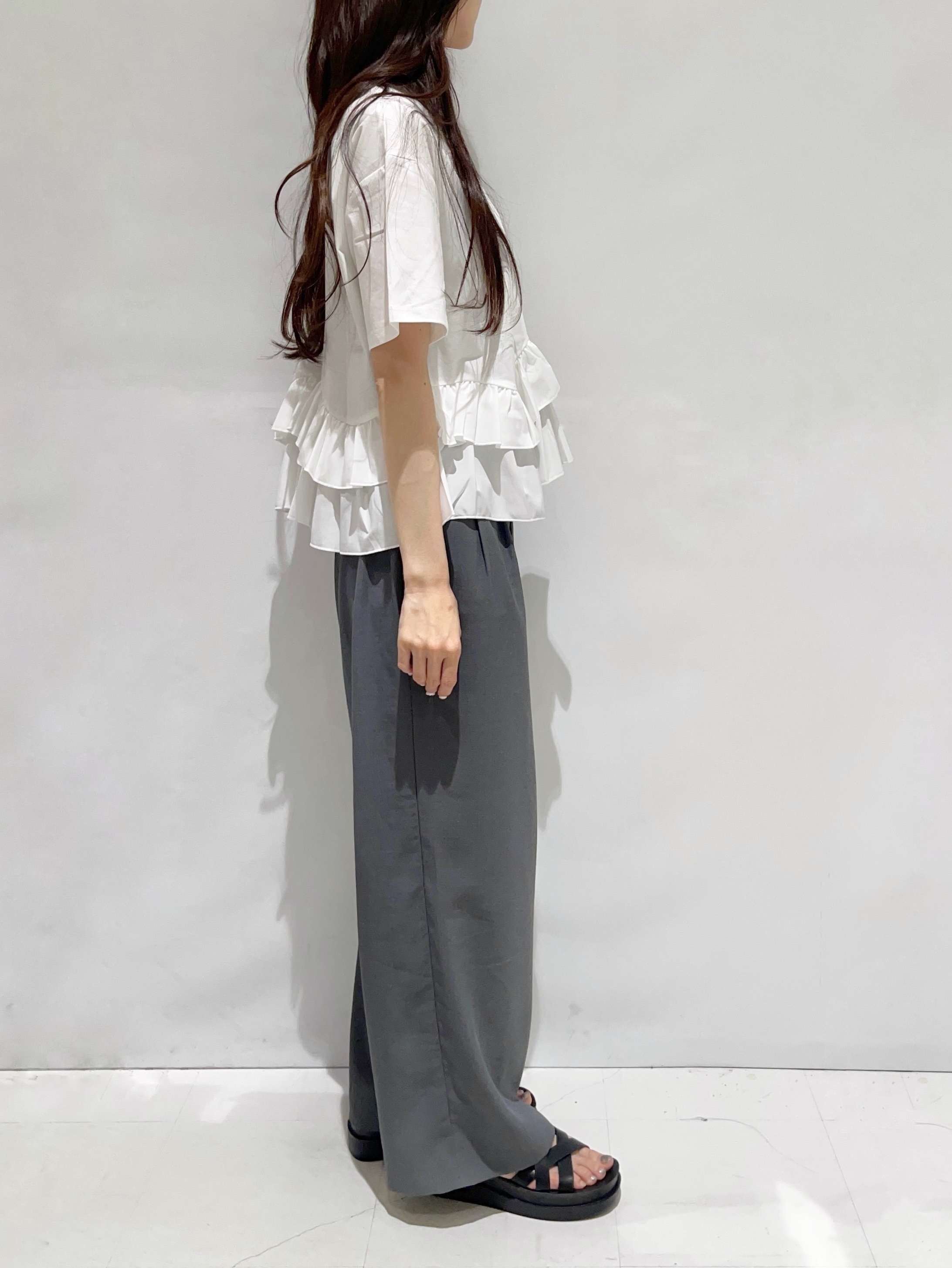 Kさんの「OPAQUE.CLIP｜裾フリルドッキングTシャツ【洗濯機OK】」を使ったコーディネート