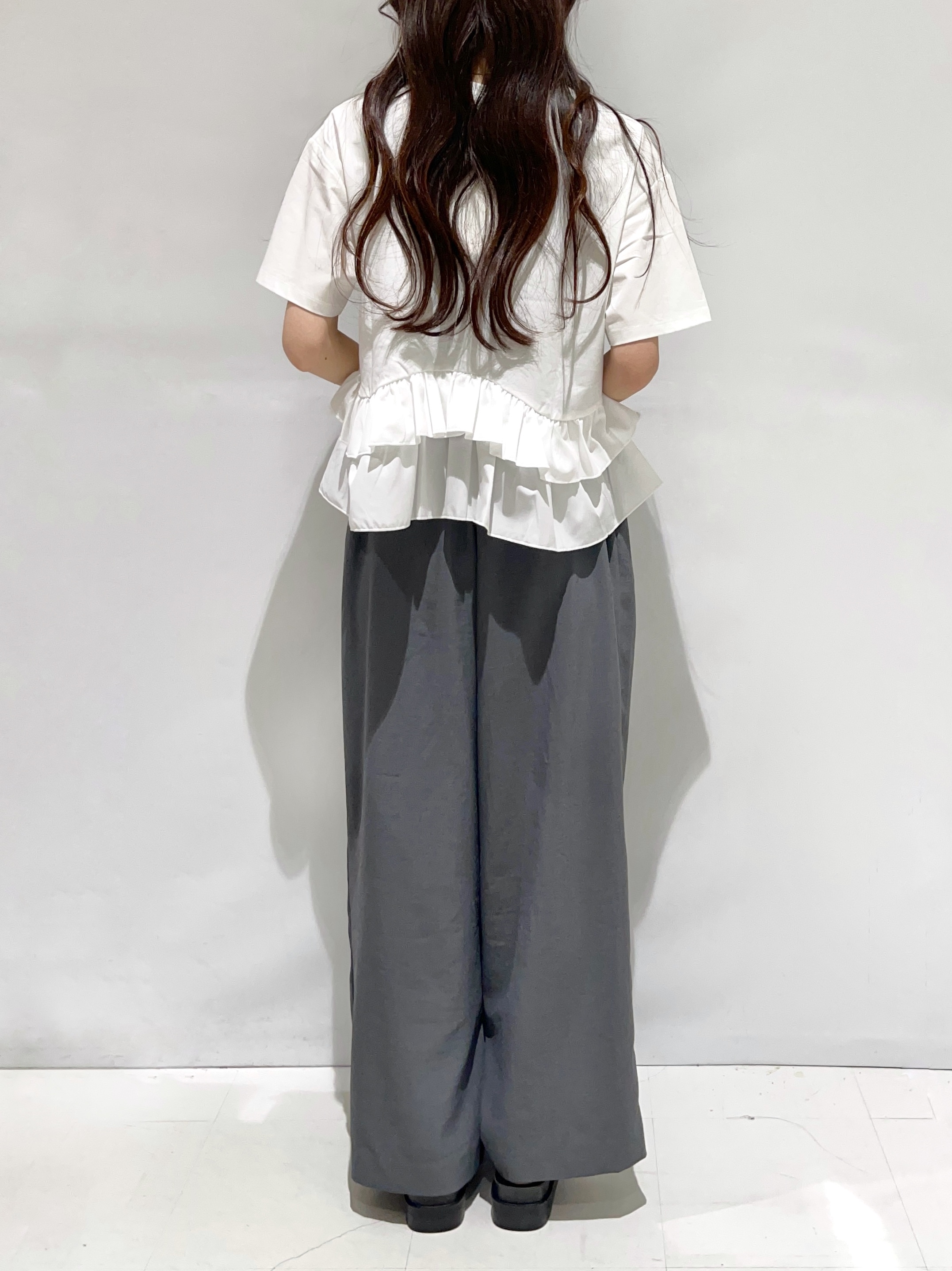 Kさんの「OPAQUE.CLIP｜裾フリルドッキングTシャツ【洗濯機OK】」を使ったコーディネート