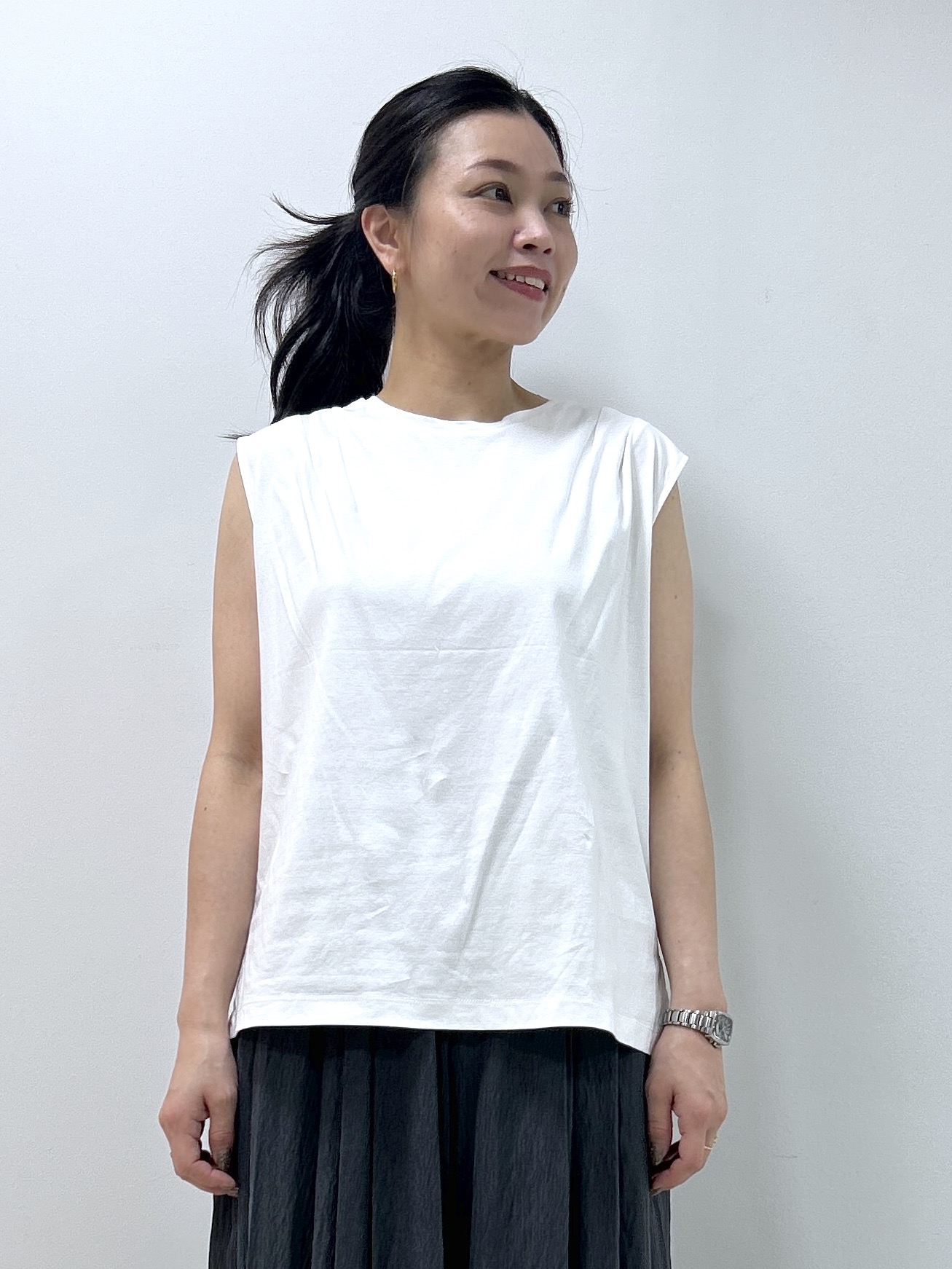 Kaiさんの「Dessin｜【接触冷感/UVカット】美光沢ノースリーブカットソー」を使ったコーディネート