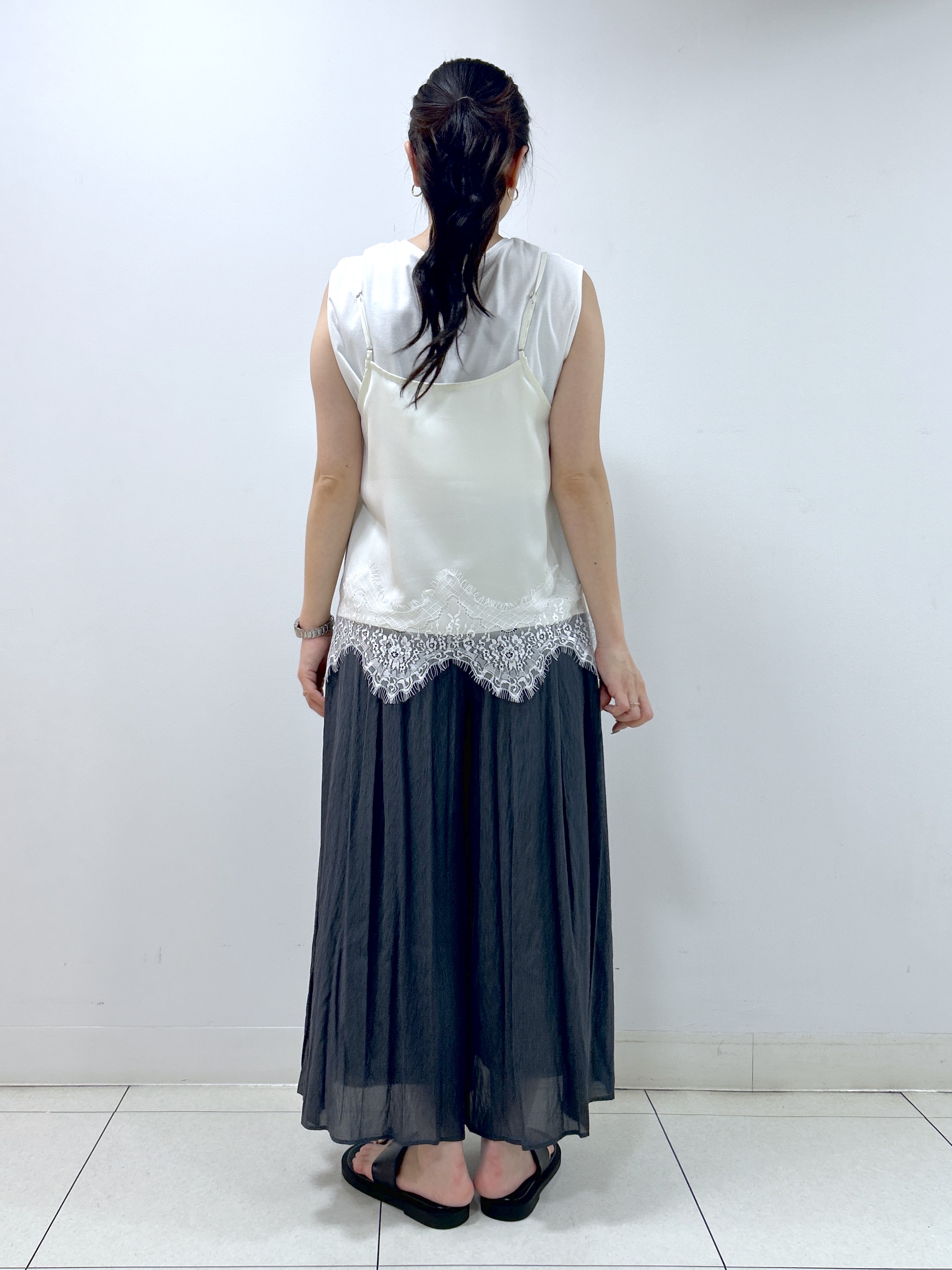 Kaiさんの「Dessin｜【接触冷感/UVカット】美光沢ノースリーブカットソー」を使ったコーディネート