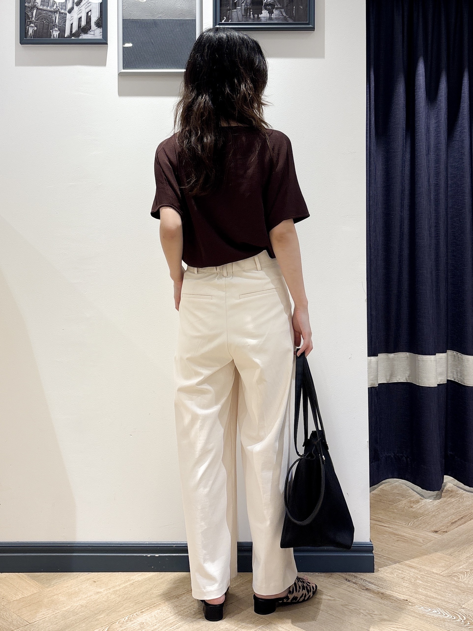 ayakaさんの「grove｜【シリーズ累計36万枚！名品ニット】やわらかドライタッチ ドルマンニット」を使ったコーディネート