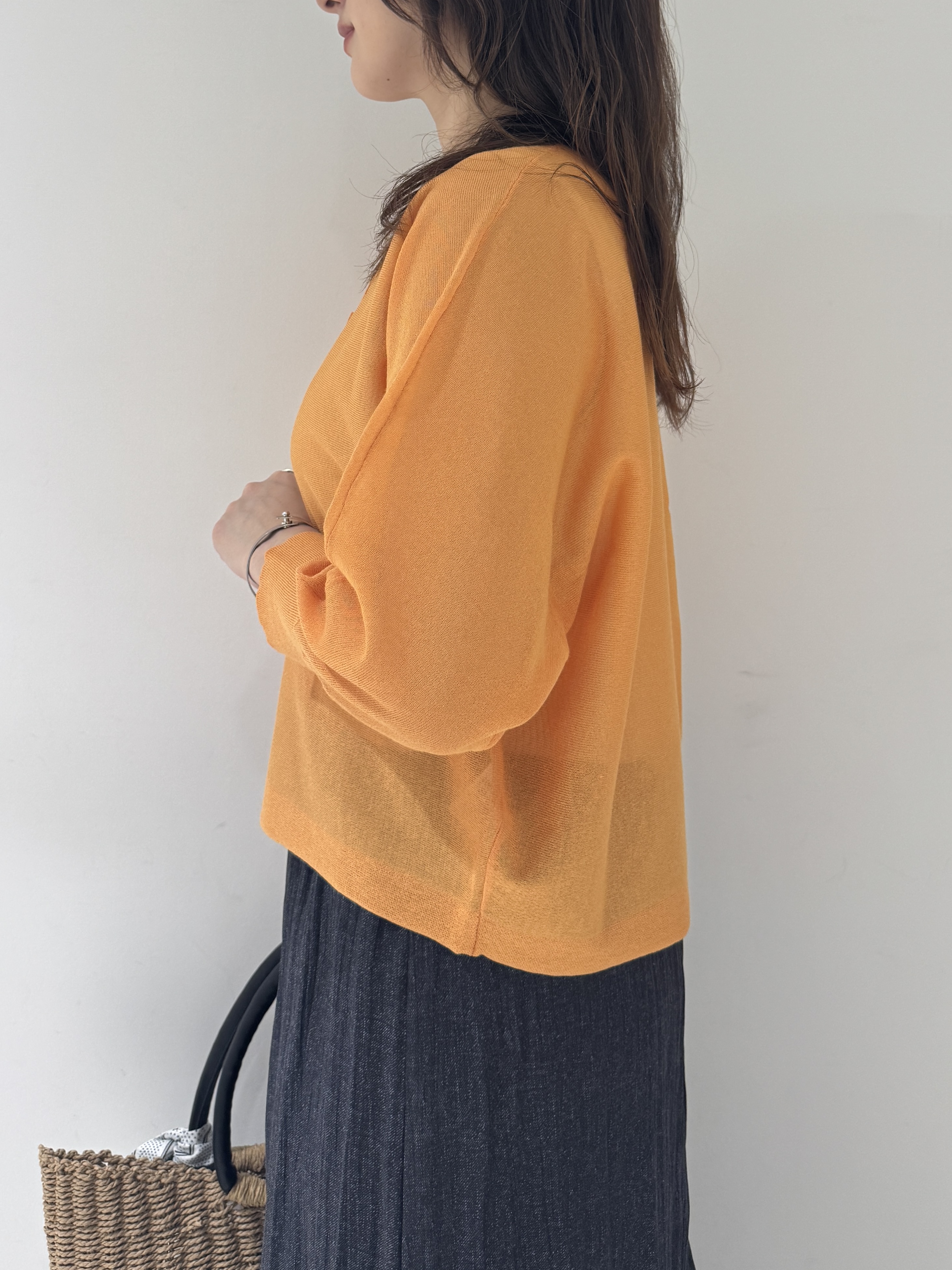 そんさんの「INDIVI｜【シアー／軽羽織】ドルマン袖ニットカーディガン」を使ったコーディネート