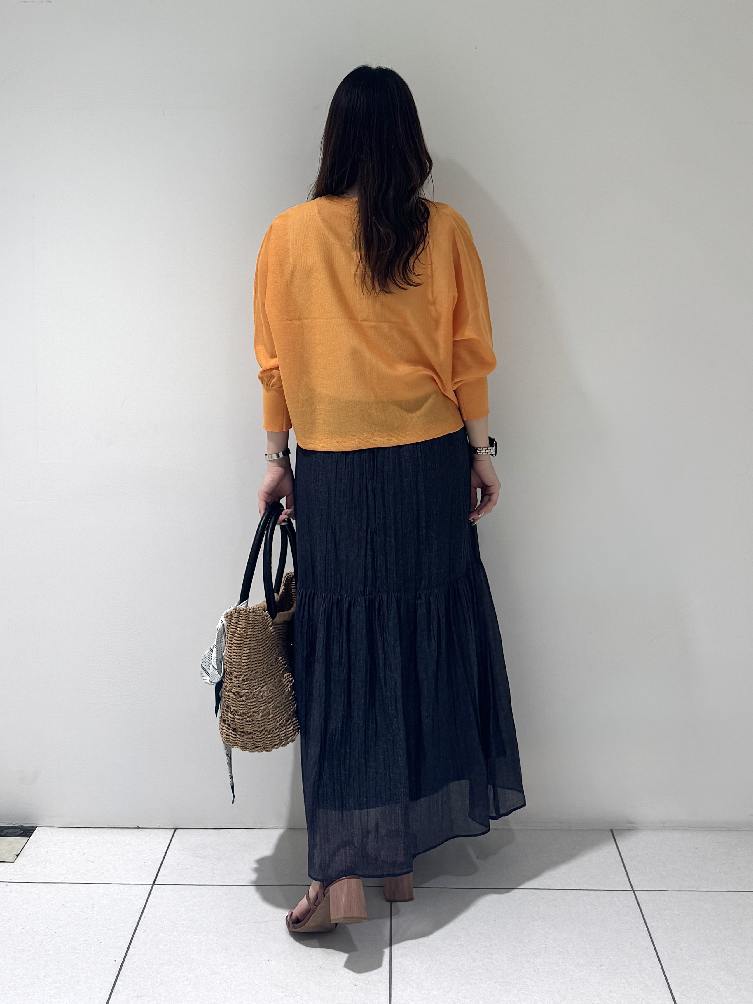 そんさんの「INDIVI｜【シアー／軽羽織】ドルマン袖ニットカーディガン」を使ったコーディネート