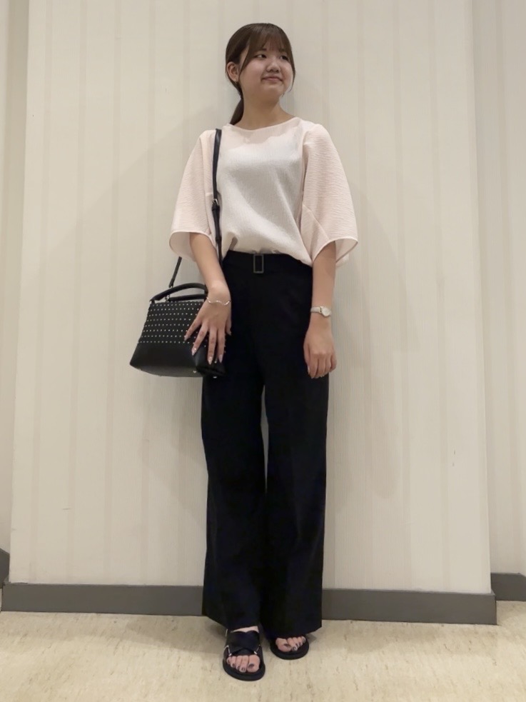 ちひさんの「INDIVI｜【楽ちん出し入れ】ミニスタッズ 2WAYハンドバッグ」を使ったコーディネート