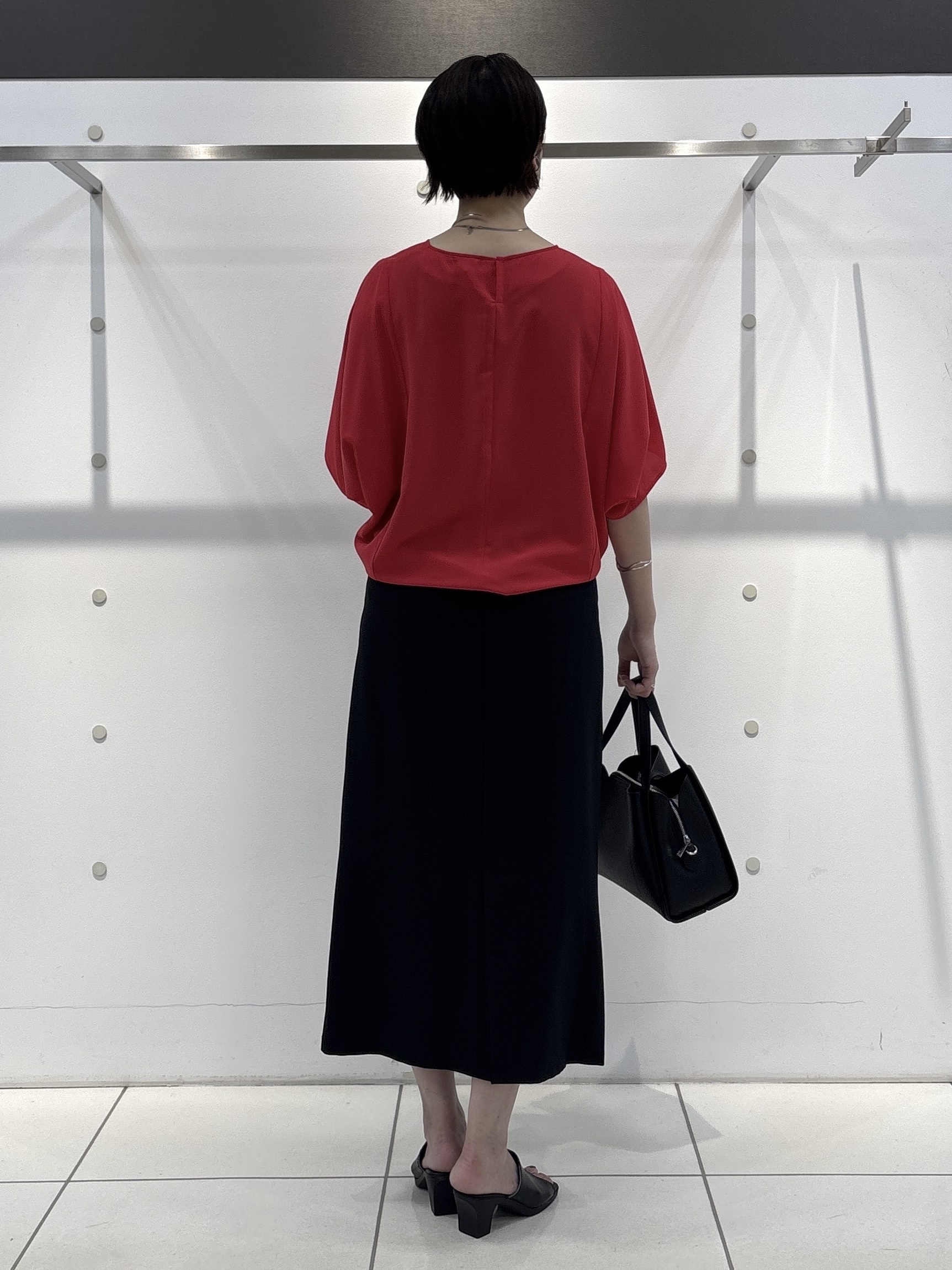 yuriさんの「INDIVI｜【着る日傘】ドルマンフォルムブルゾン」を使ったコーディネート