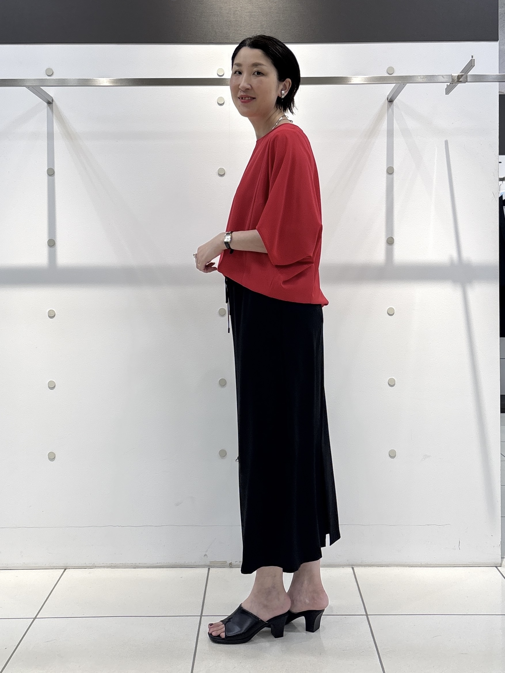 yuriさんの「INDIVI｜【着る日傘】ドルマンフォルムブルゾン」を使ったコーディネート