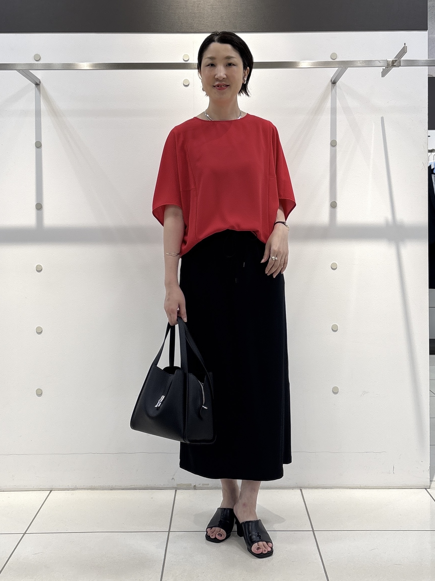 yuriさんの「INDIVI｜【着る日傘】ドルマンフォルムブルゾン」を使ったコーディネート