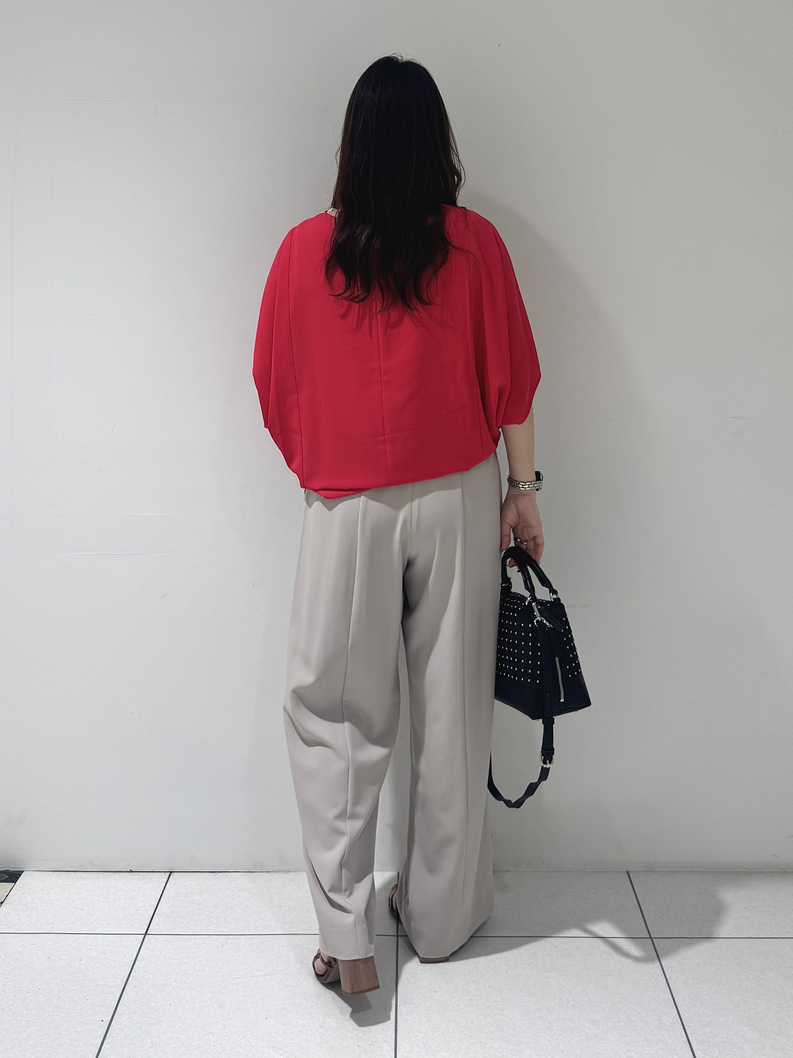 そんさんの「INDIVI｜【UVケア／接触冷感】ジョーゼットドルマンブラウス」を使ったコーディネート