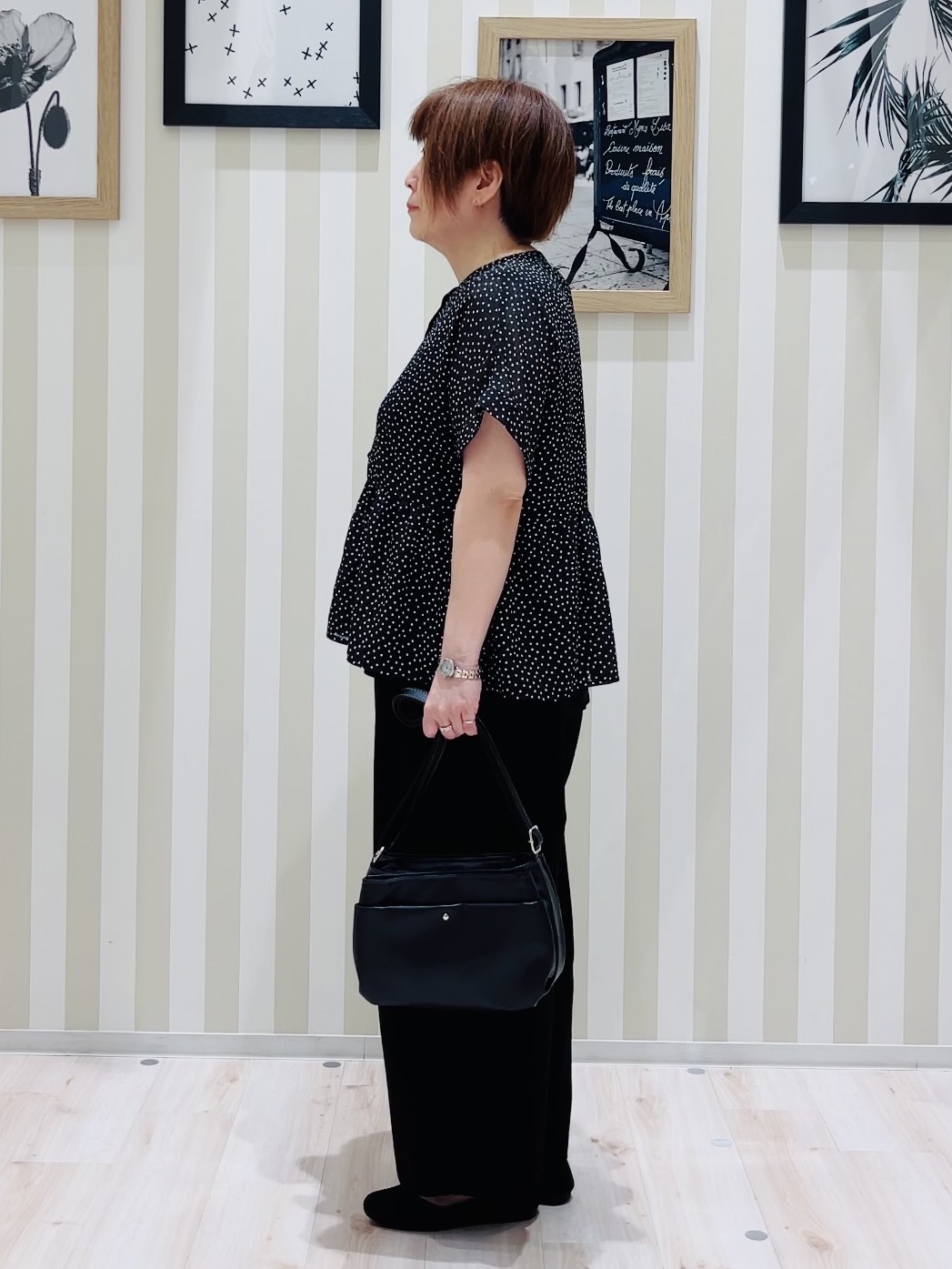 ma_miさんの「SHOO･LA･RUE｜【体型カバー/洗濯機可】二の腕とお腹周りが隠せる シアーペプラムブラウス」を使ったコーディネート