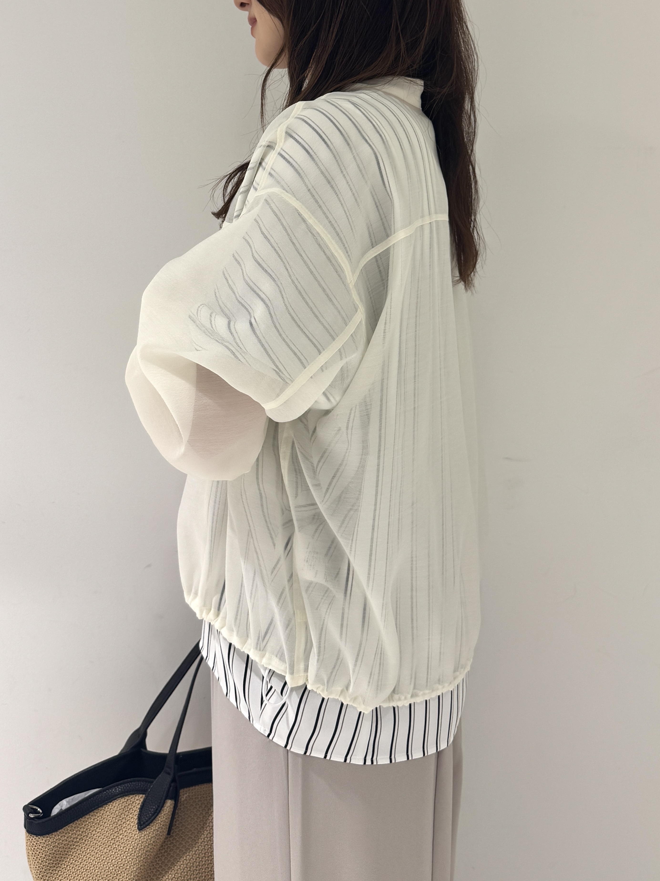そんさんの「INDIVI｜【トレンド／2WAY】裾ドロスト付きシアーブラウスブルゾン」を使ったコーディネート