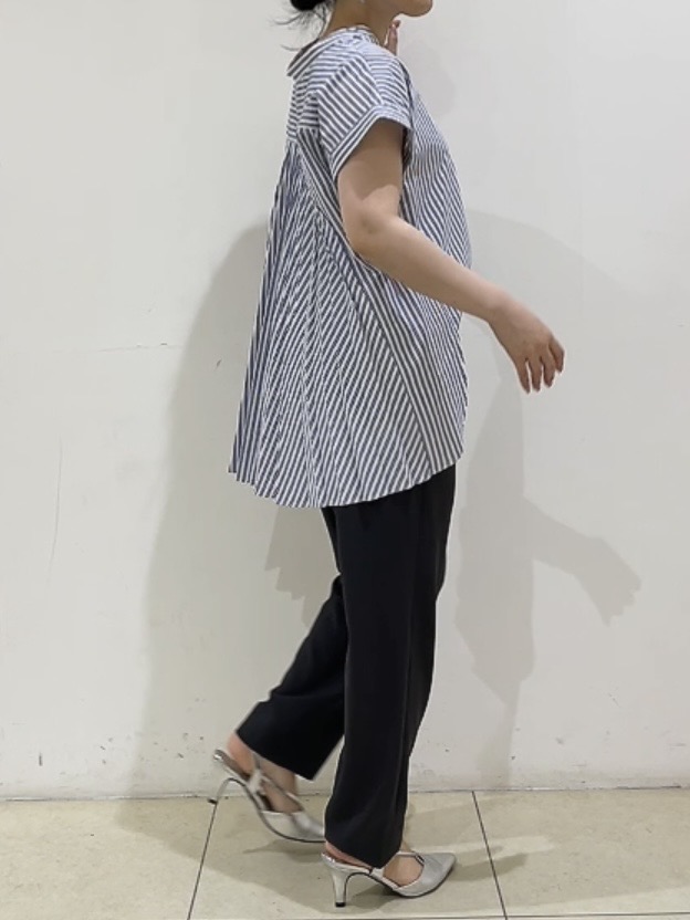 watanabeさんの「UNTITLED｜【吸水速乾/接触冷感】バックプリーツデザインブラウス」を使ったコーディネート