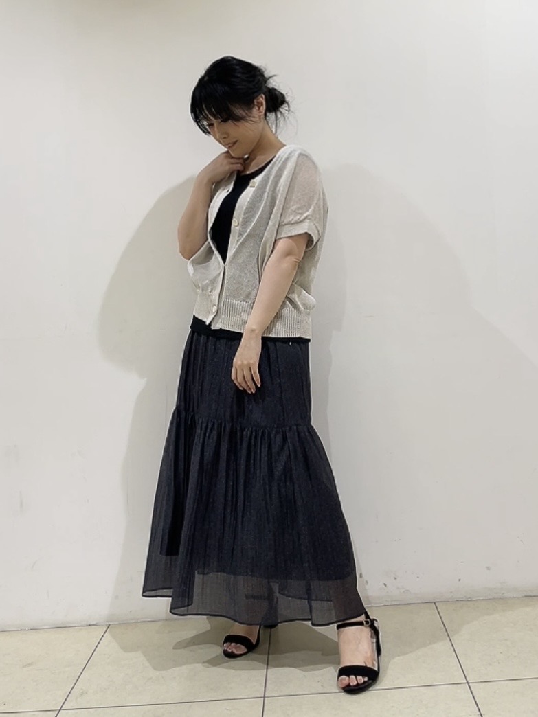 watanabeさんの「UNTITLED｜【洗える/清涼感】ドライタッチスリーブレスカーディガン」を使ったコーディネート