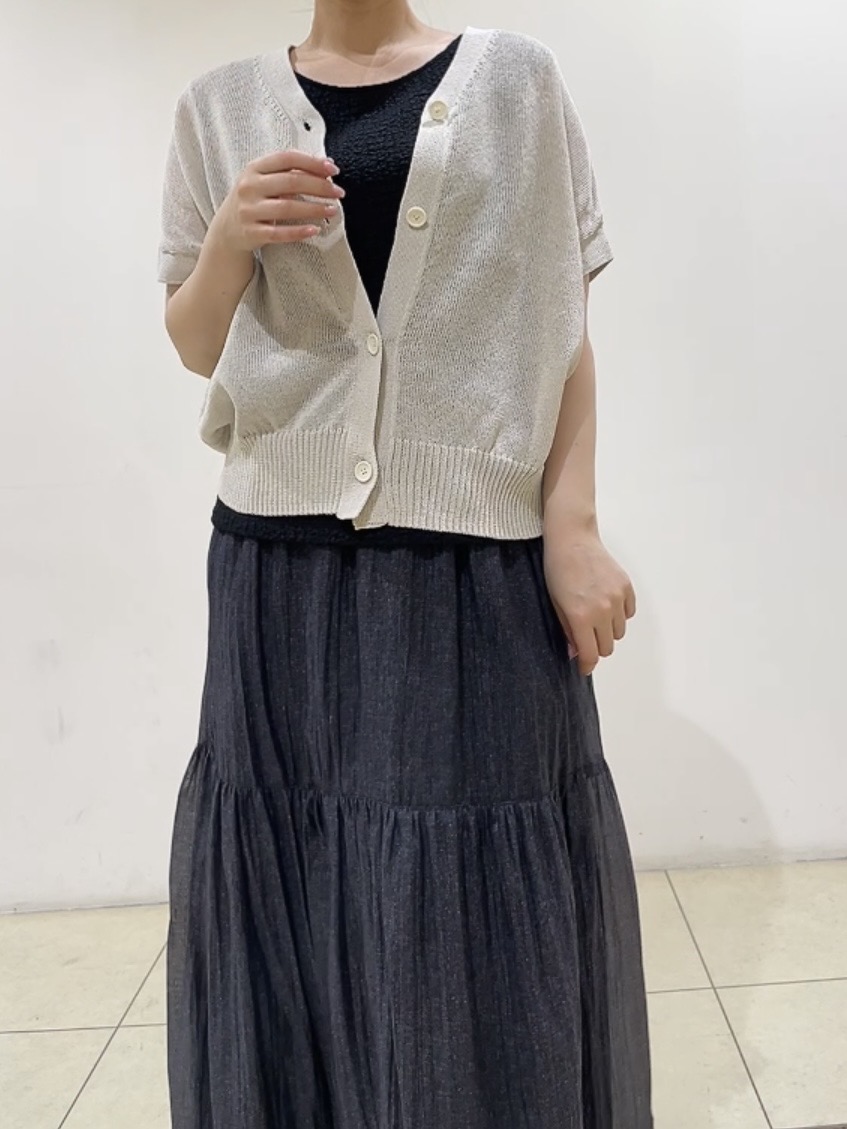watanabeさんの「UNTITLED｜【洗える/清涼感】ドライタッチスリーブレスカーディガン」を使ったコーディネート