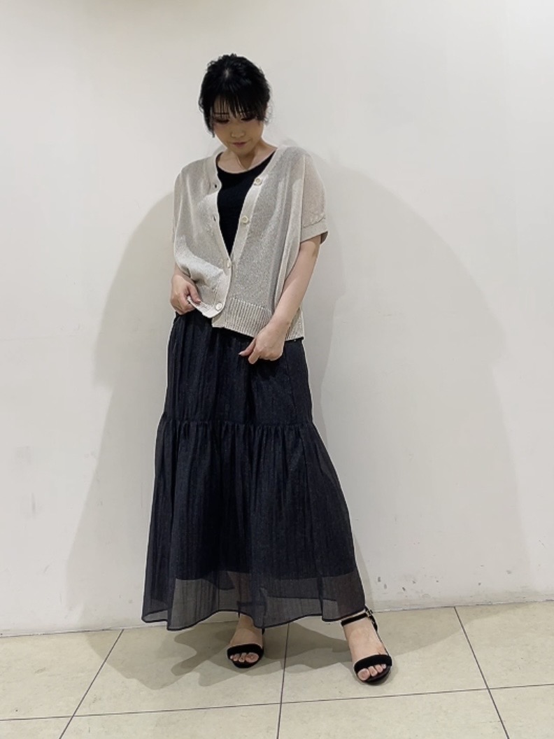 watanabeさんの「UNTITLED｜【洗える/清涼感】ドライタッチスリーブレスカーディガン」を使ったコーディネート