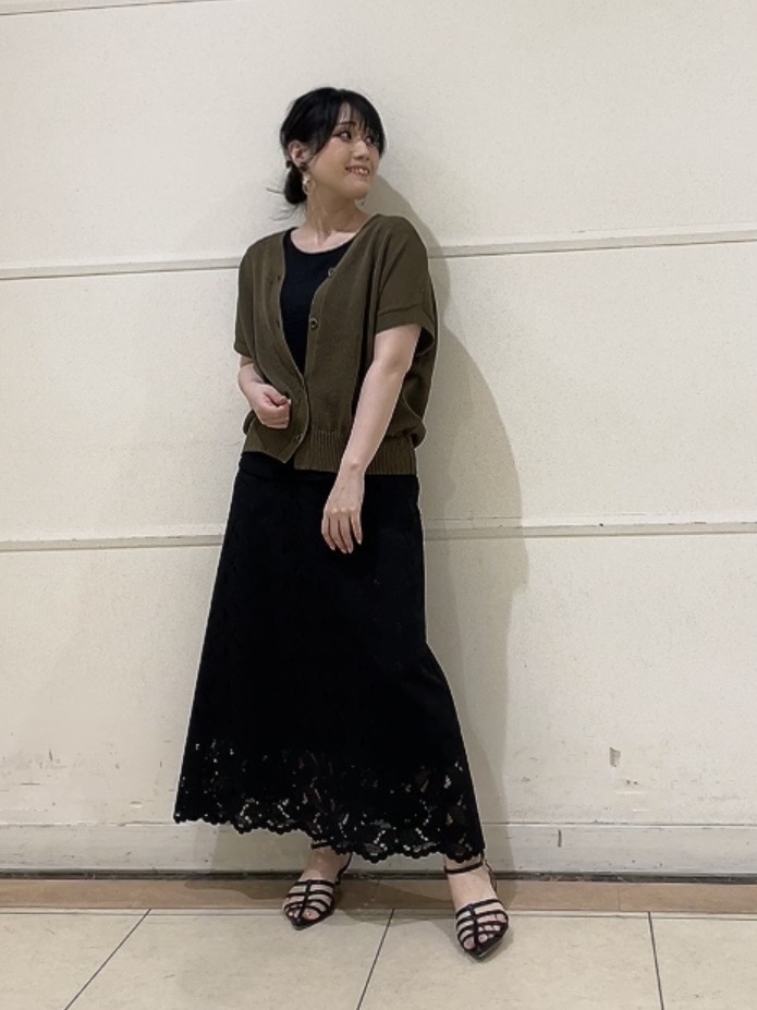 watanabeさんの「UNTITLED｜【洗える/清涼感】ドライタッチスリーブレスカーディガン」を使ったコーディネート