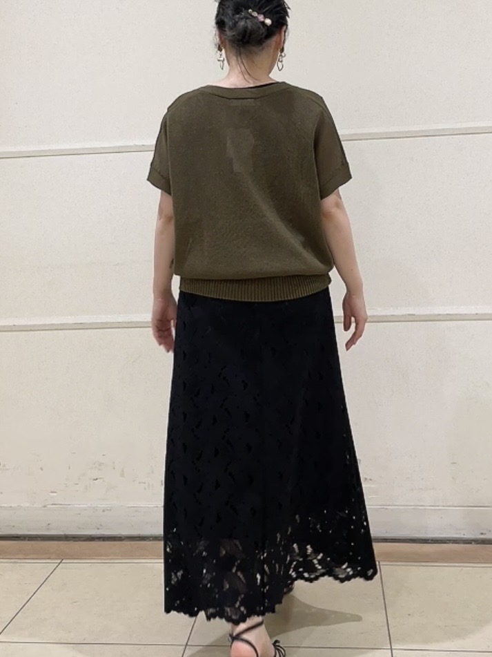watanabeさんの「UNTITLED｜【洗える/清涼感】ドライタッチスリーブレスカーディガン」を使ったコーディネート