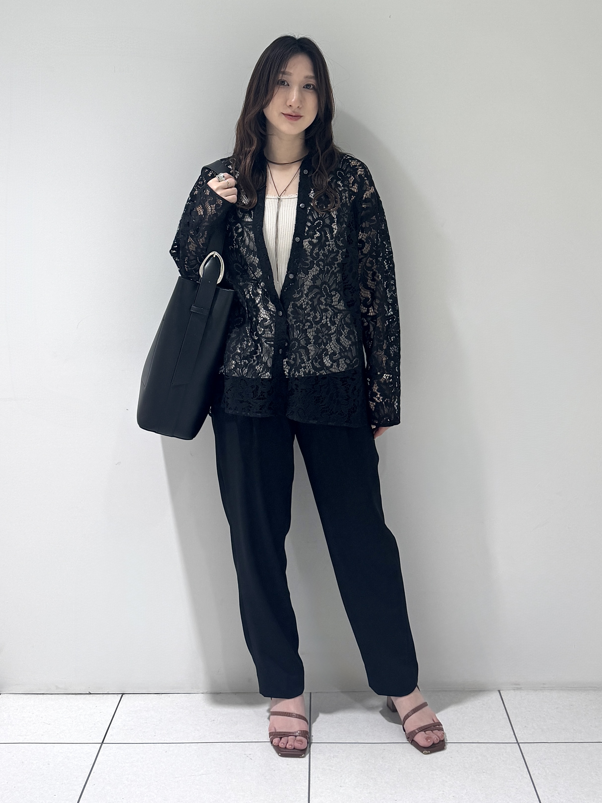 そんさんの「INDIVI｜【洗える／トレンド】大人レースシャツ」を使ったコーディネート