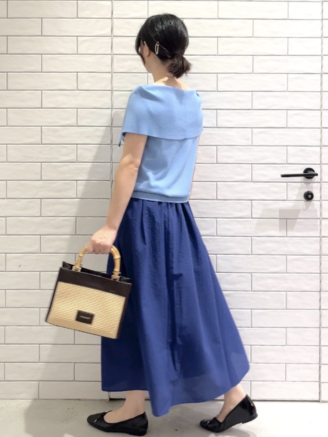 しおりさんの「OPAQUE.CLIP｜オフショルダーニット【洗濯機OK／抗ピル】」を使ったコーディネート