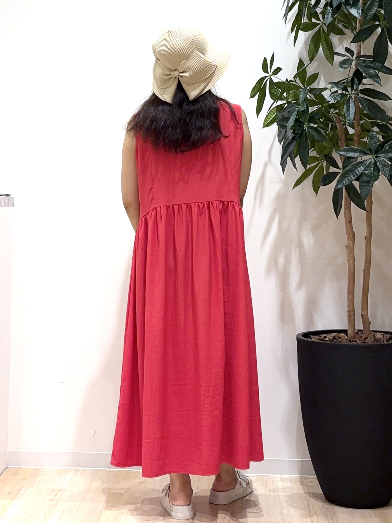 miraiさんの「grove｜【低身長さんも選べる着丈・洗濯機◎】テントラインワンピース」を使ったコーディネート