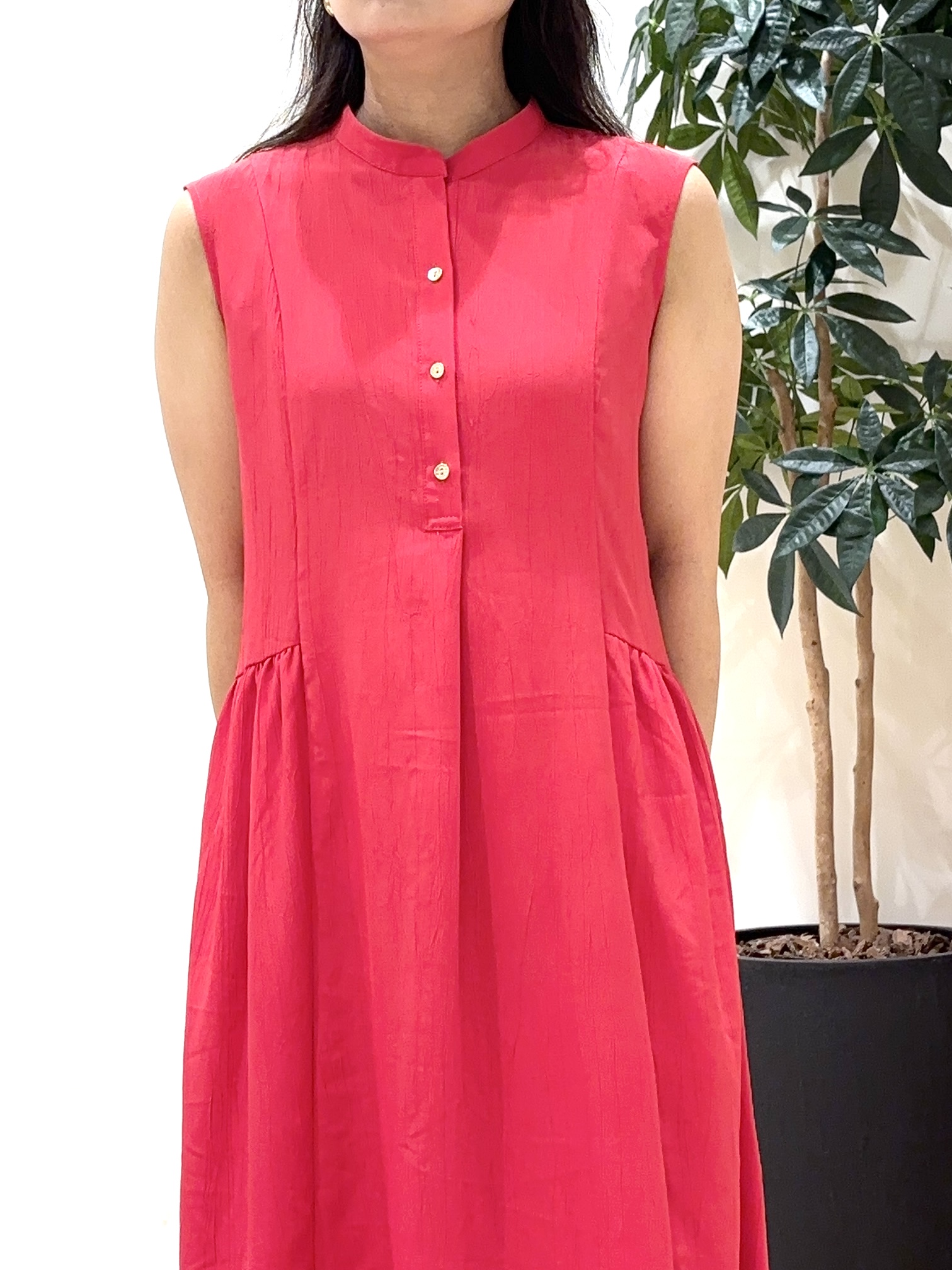 miraiさんの「grove｜【低身長さんも選べる着丈・洗濯機◎】テントラインワンピース」を使ったコーディネート