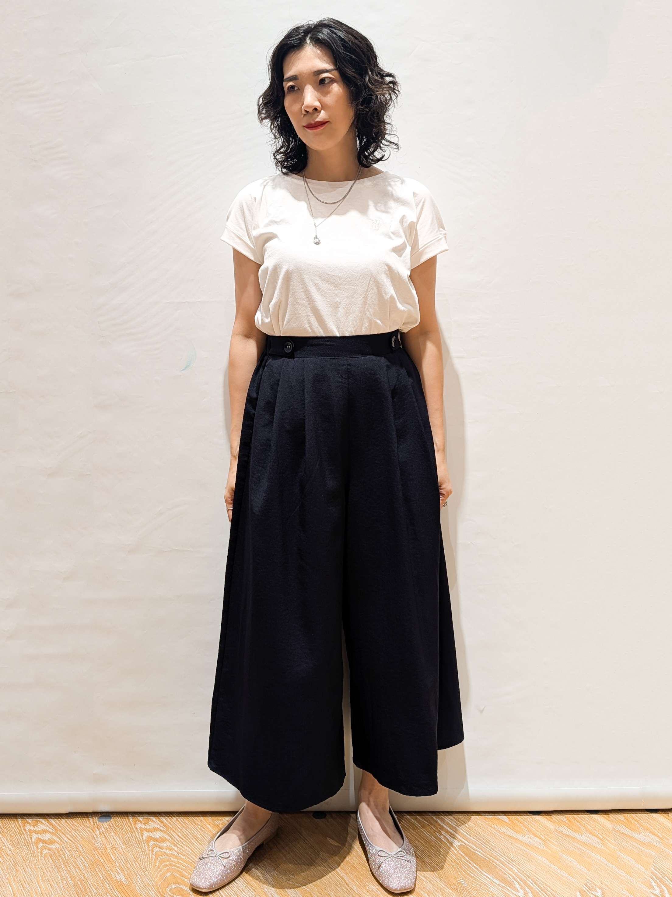 ぽんさんの「OPAQUE.CLIP｜【接触冷感／UV】ワンポイント刺繍Tシャツ《7col／XS~3L／洗濯機OK》」を使ったコーディネート